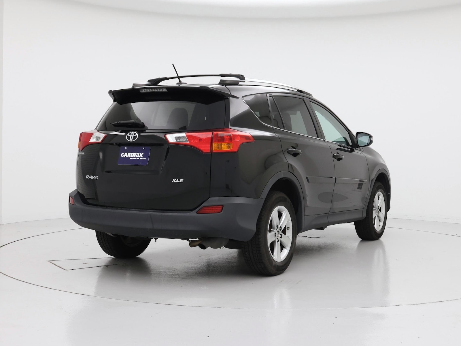 2015 Toyota RAV4 XLE - Photo 9