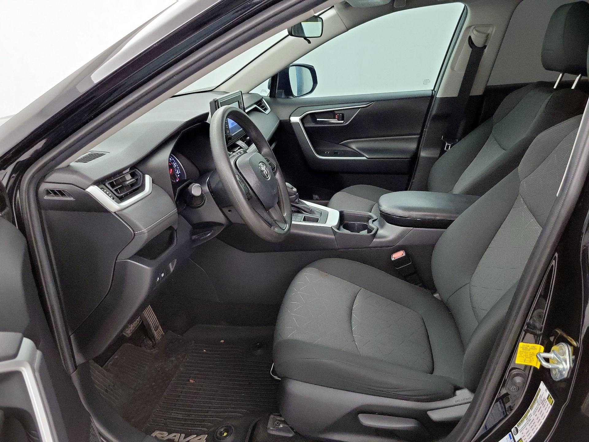 Thumbnail: 2019 Toyota RAV4 - 11