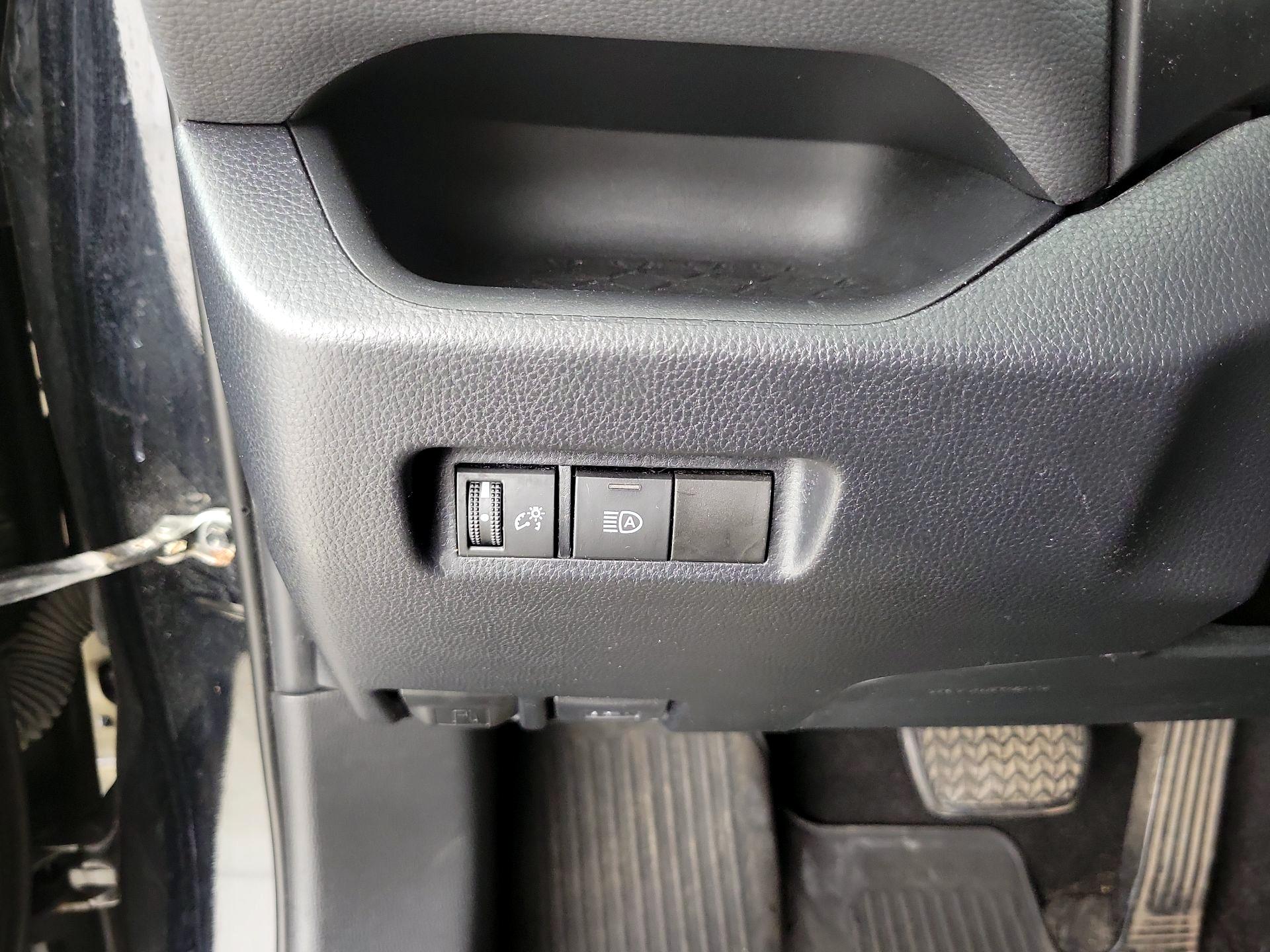 Thumbnail: 2019 Toyota RAV4 - 13