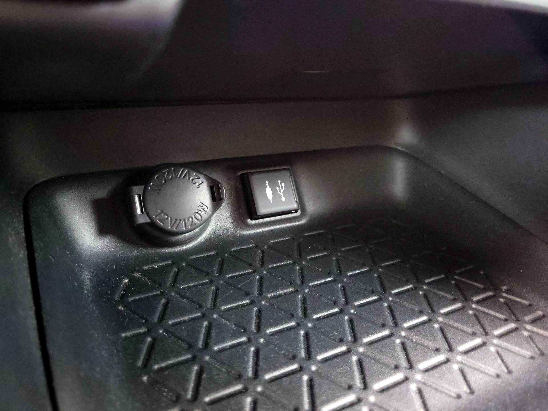Thumbnail: 2019 Toyota RAV4 - 18