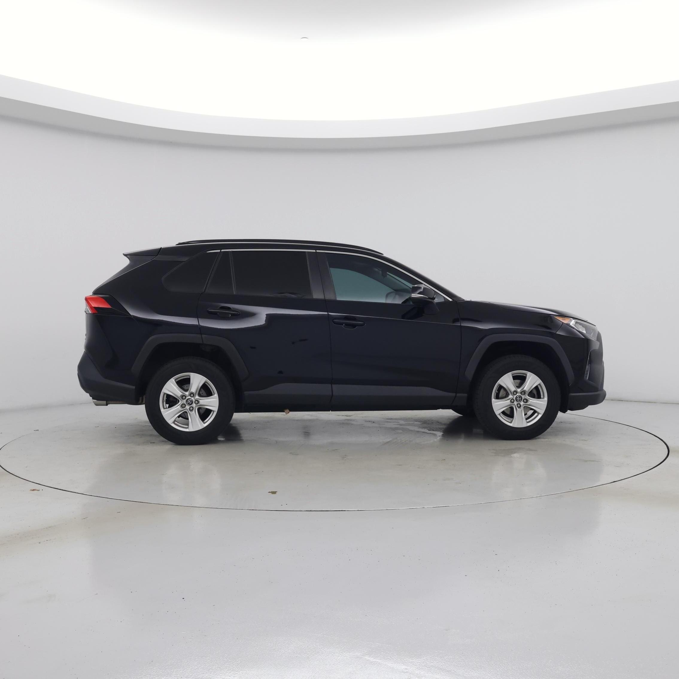 Thumbnail: 2019 Toyota RAV4 - 7