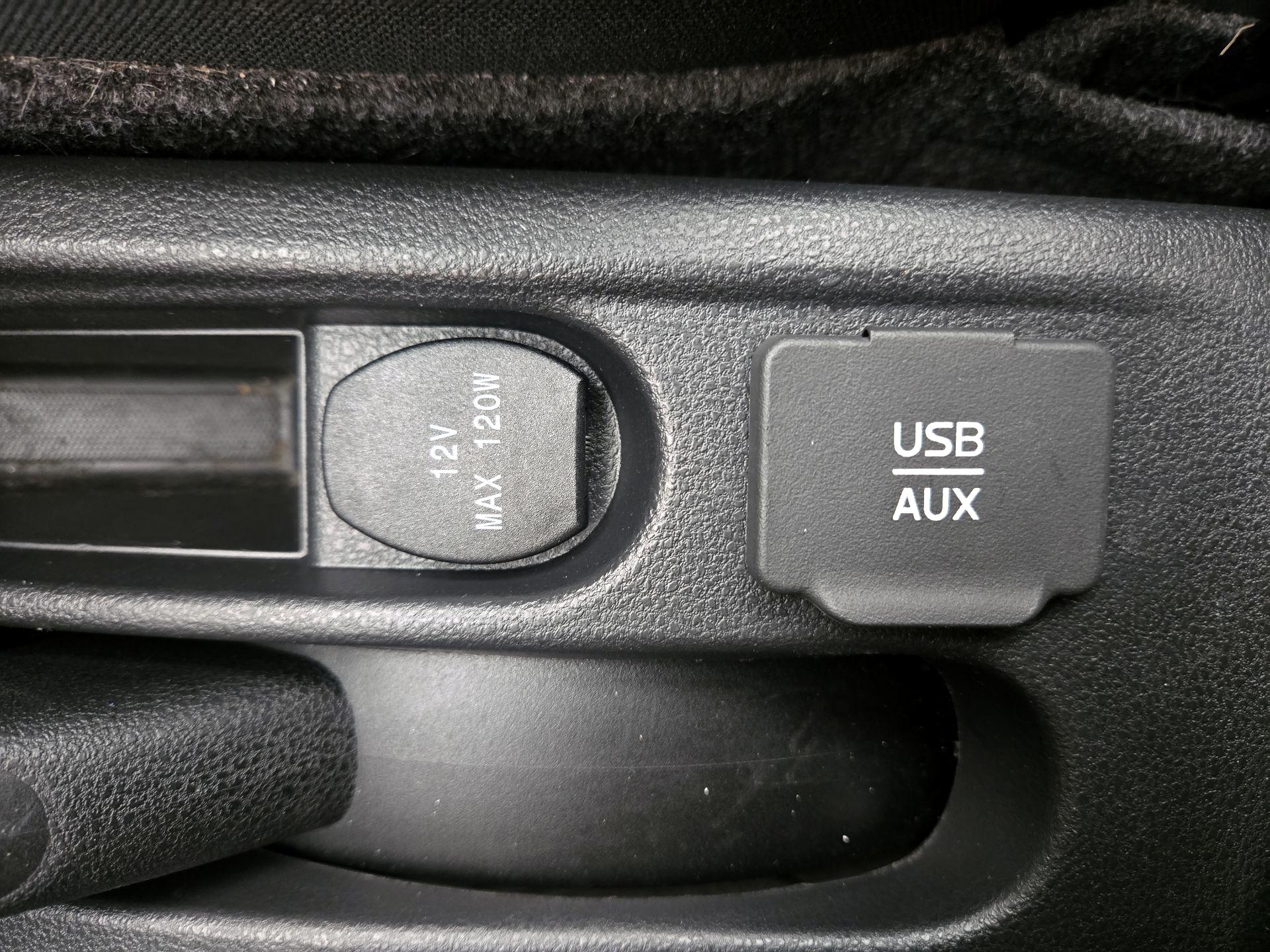 Thumbnail: 2016 Nissan Versa - 19