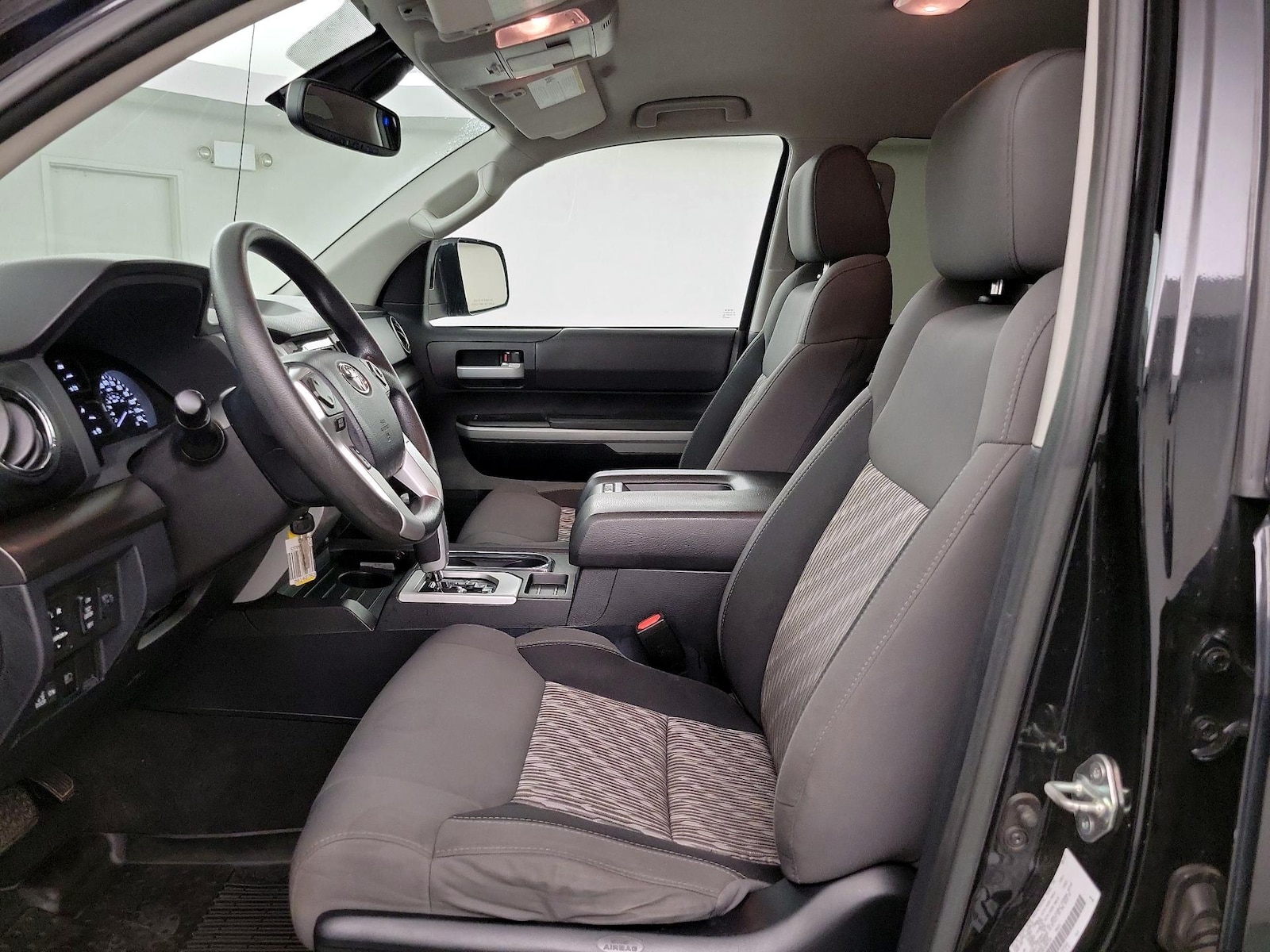 Power Seat(s) & Side Airbags