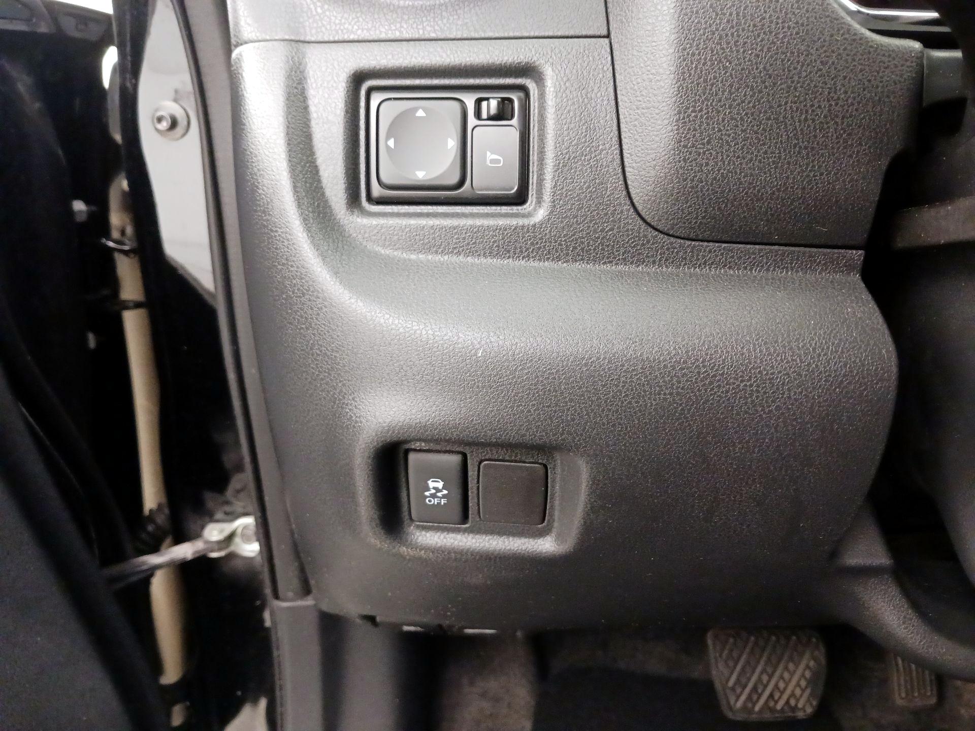 Thumbnail: 2016 Nissan Versa Note - 13
