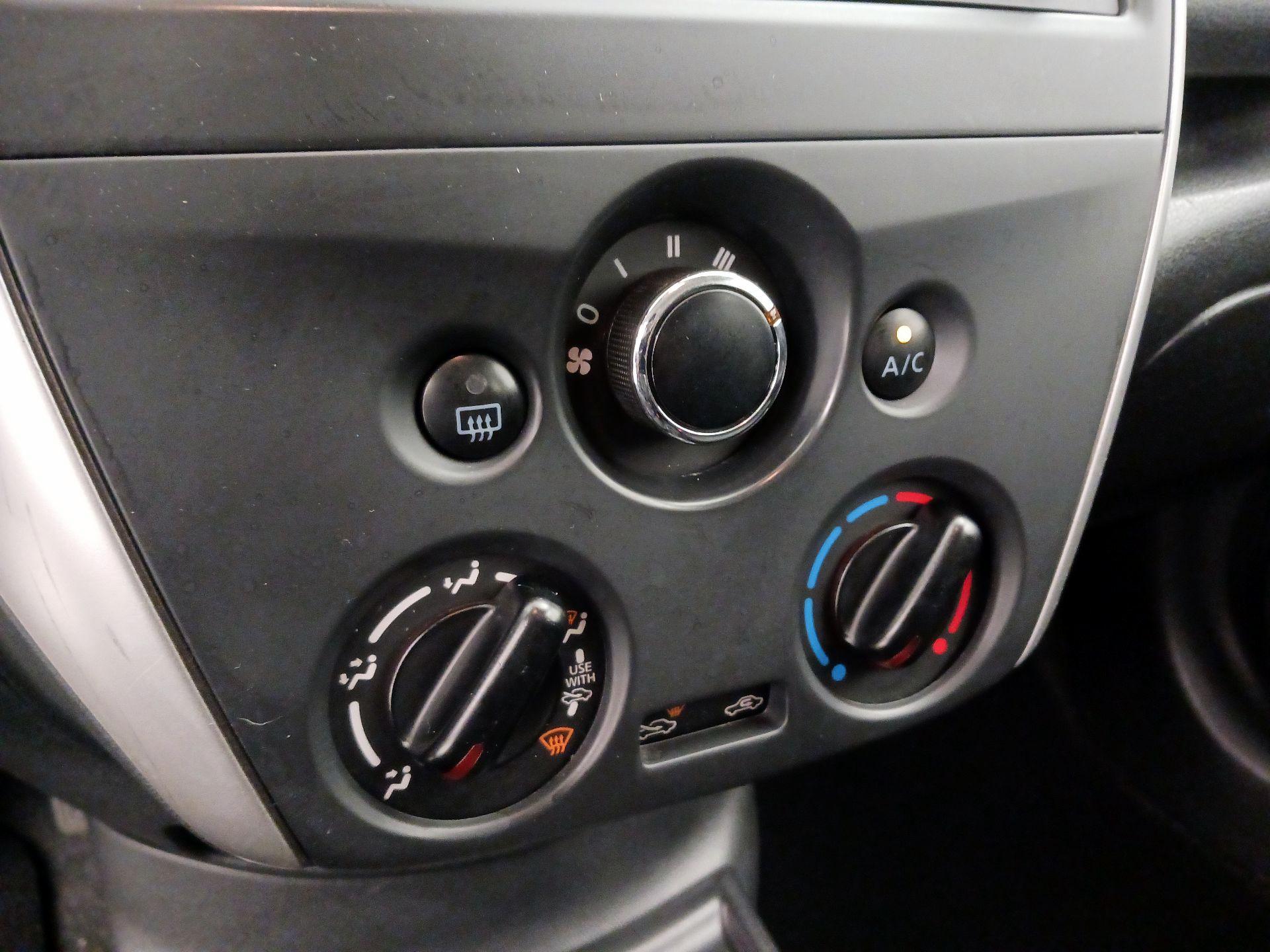 Thumbnail: 2016 Nissan Versa Note - 15