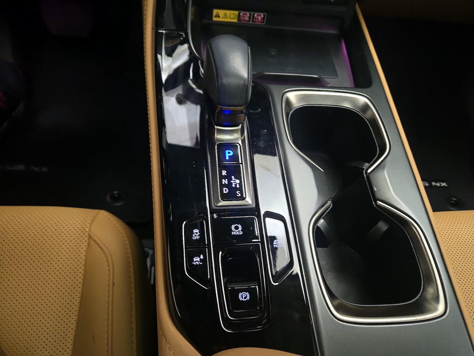2024 Lexus NX Hybrid 350h - Photo 19