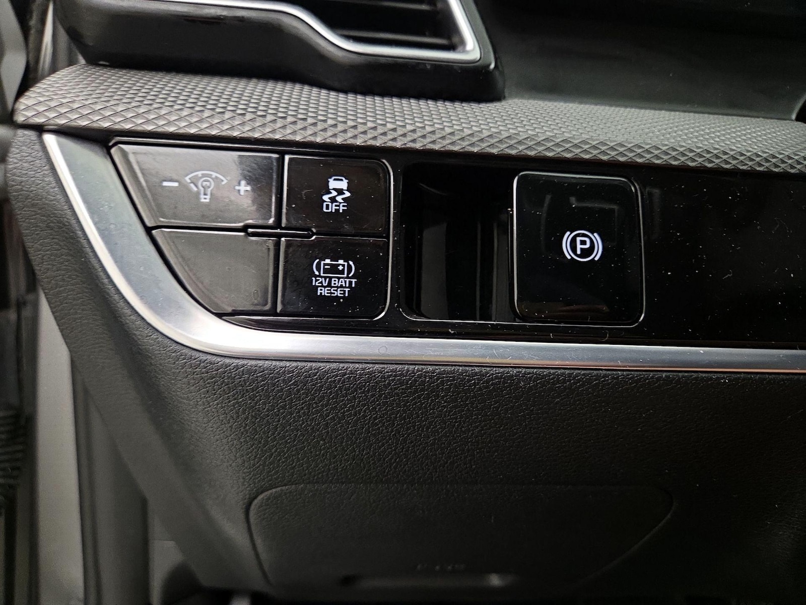 2023 Kia Sportage LX Hybrid - Photo 14