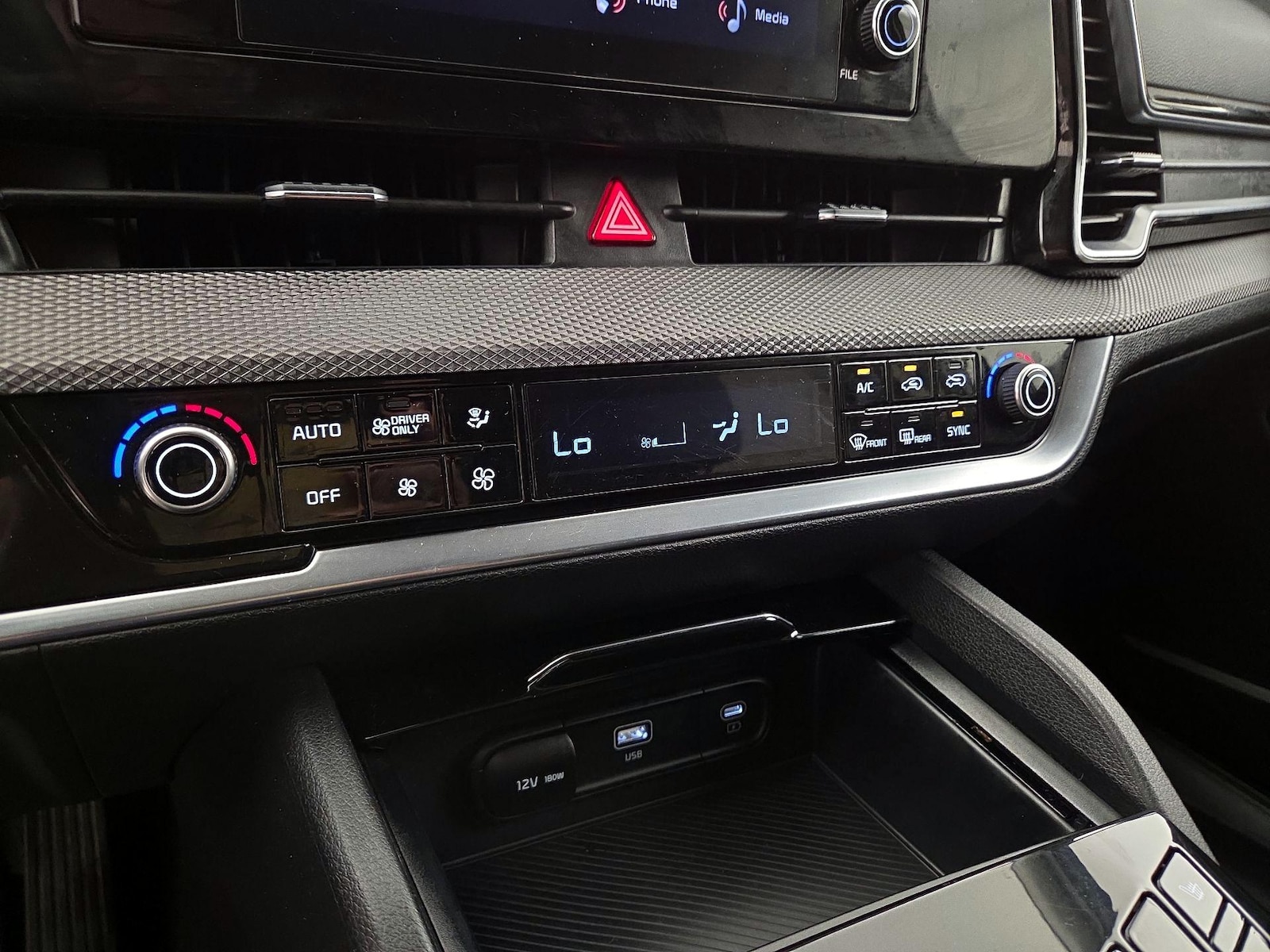 2023 Kia Sportage LX Hybrid - Photo 17
