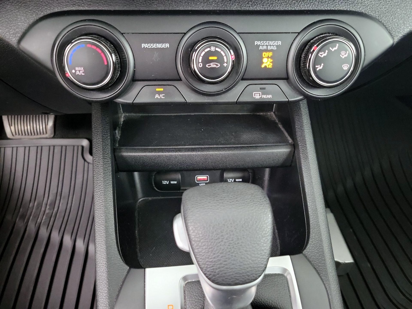 2023 Kia Forte LXS - Photo 15