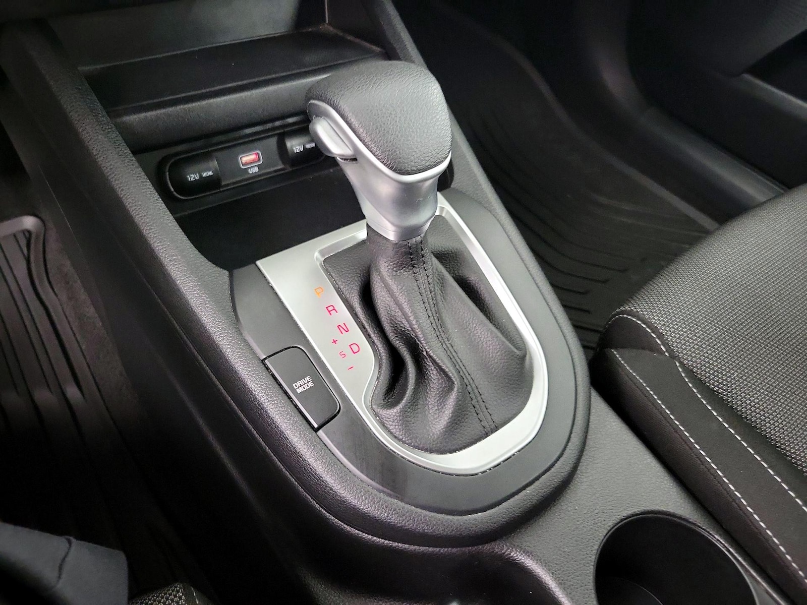 2023 Kia Forte LXS - Photo 16