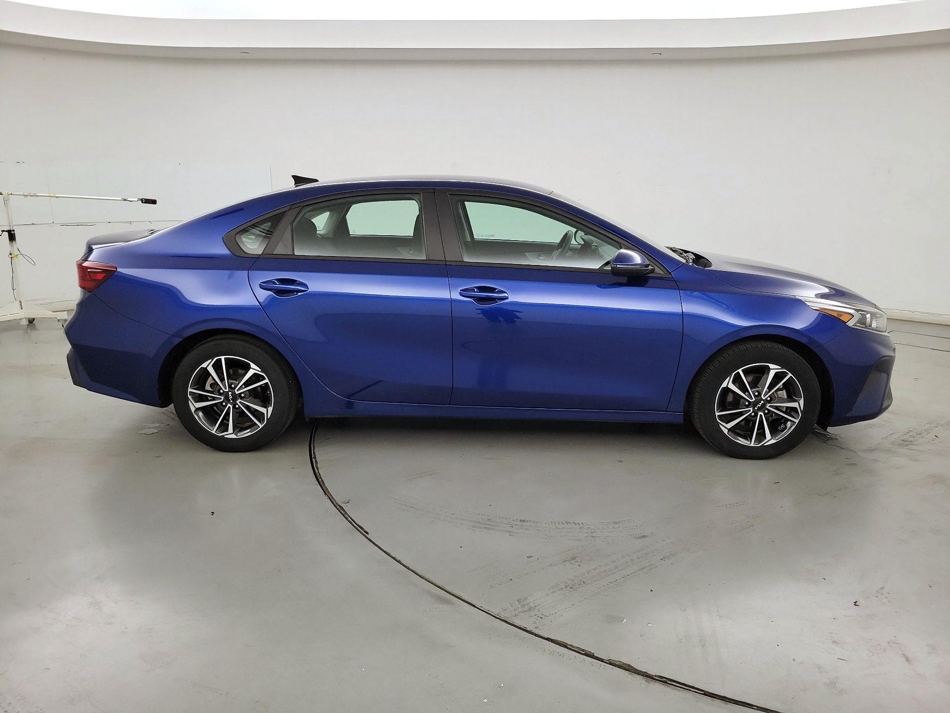 Thumbnail: 2023 Kia Forte - 4