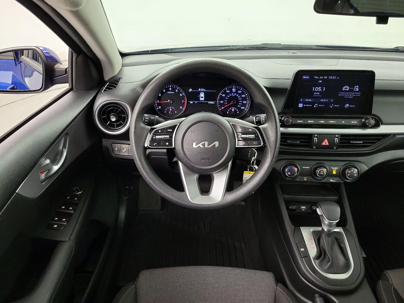 2023 Kia Forte LXS - Photo 9