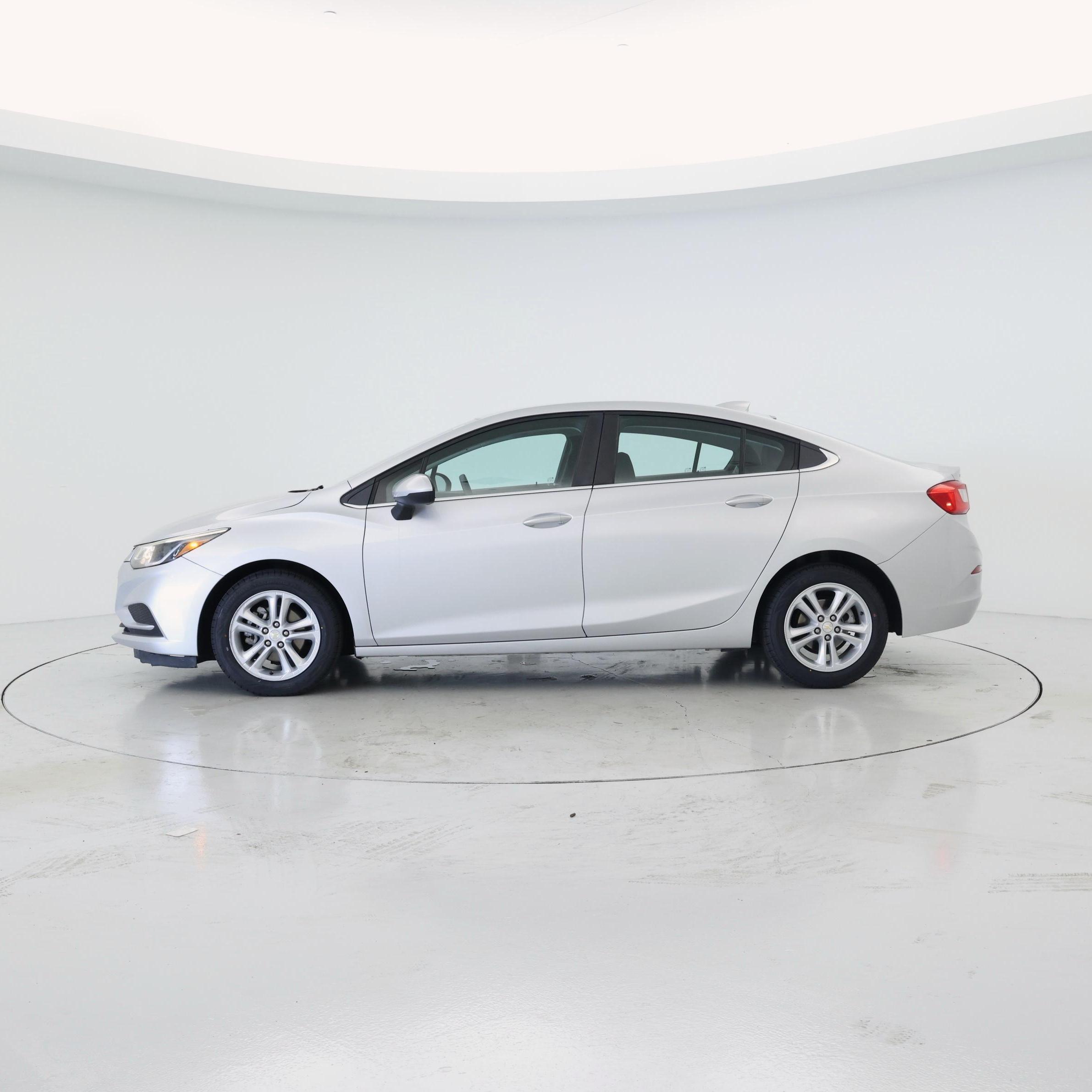 Thumbnail: 2016 Chevrolet Cruze - 3