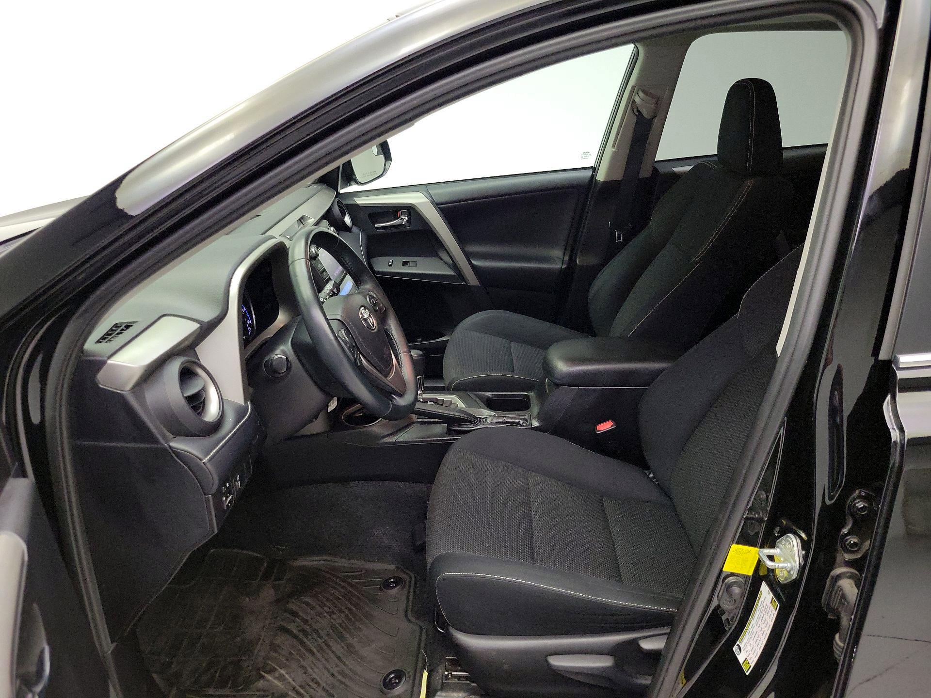 Thumbnail: 2016 Toyota RAV4 - 11