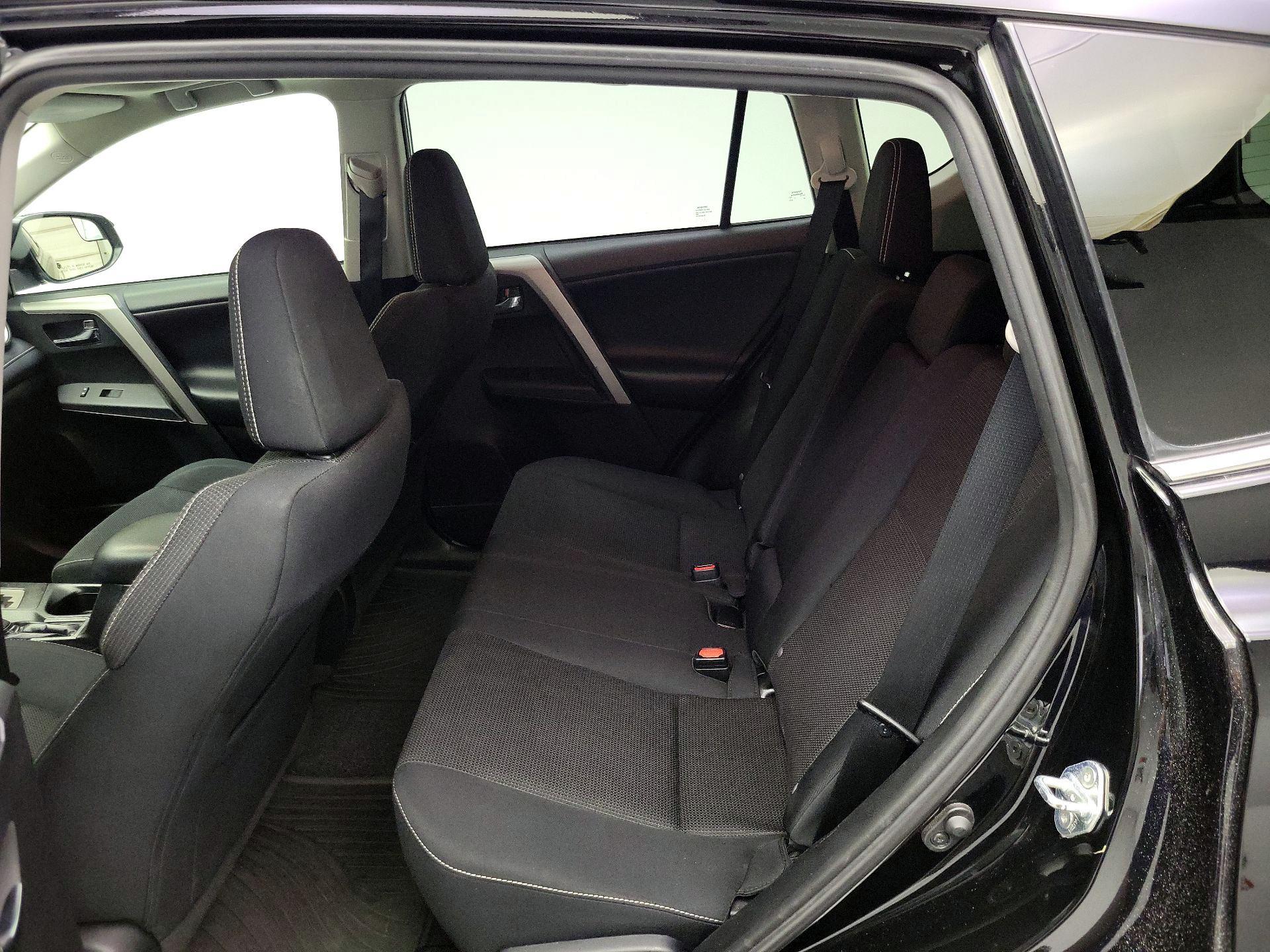 Thumbnail: 2016 Toyota RAV4 - 19