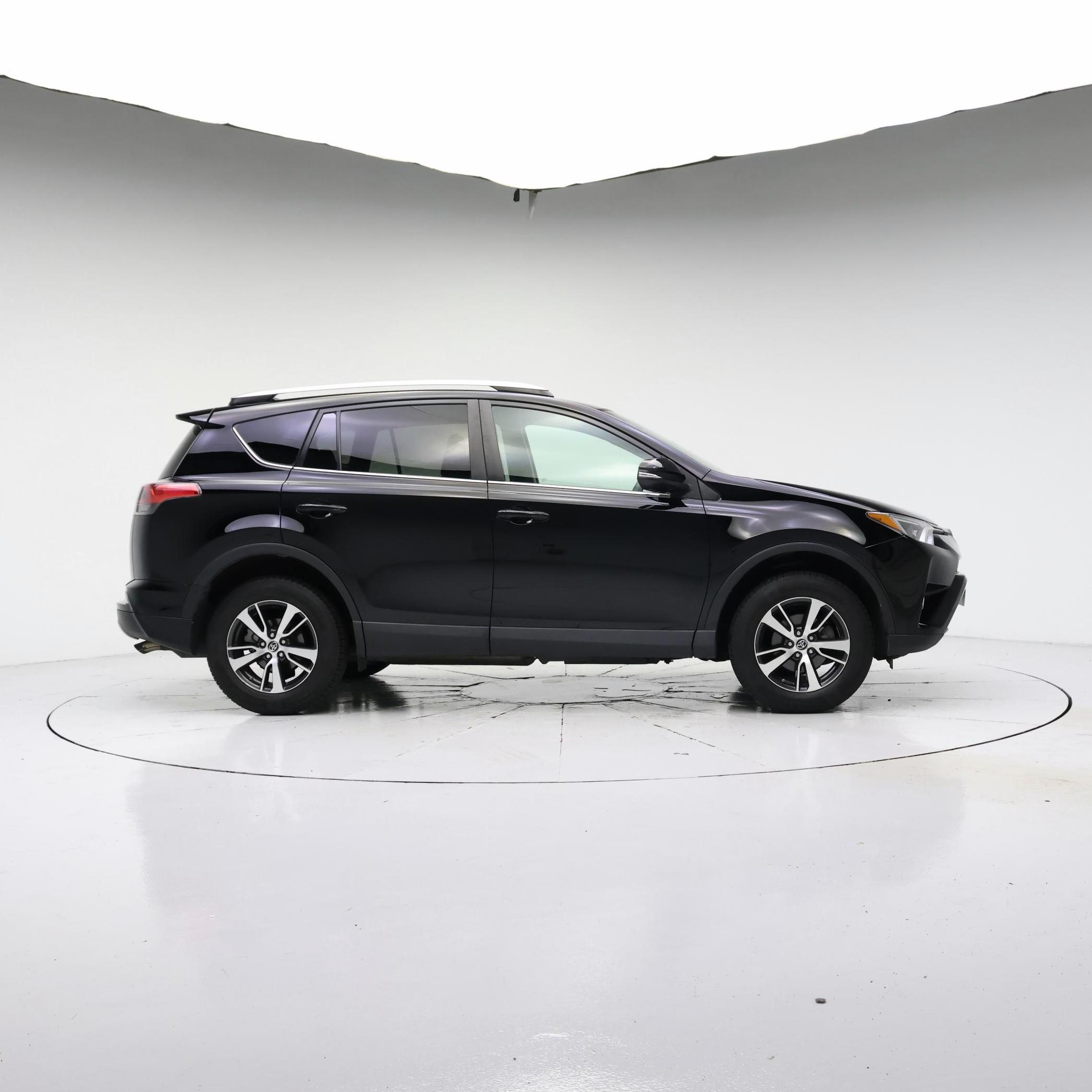 Thumbnail: 2016 Toyota RAV4 - 7