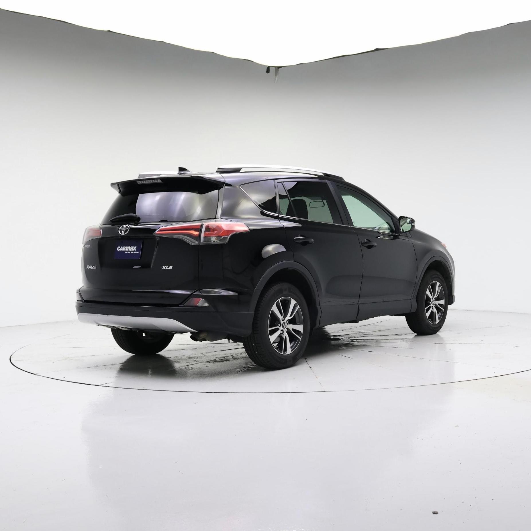 Thumbnail: 2016 Toyota RAV4 - 8