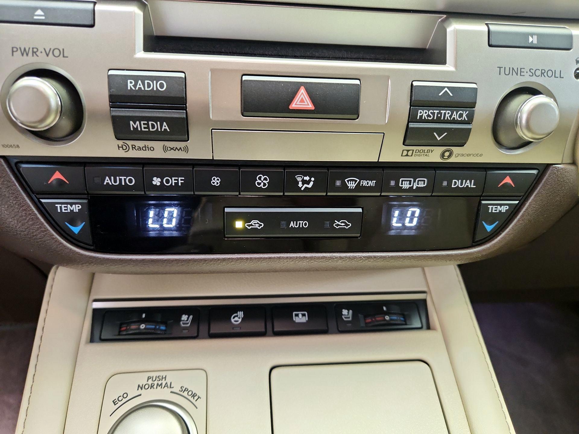 Thumbnail: 2017 Lexus ES - 17