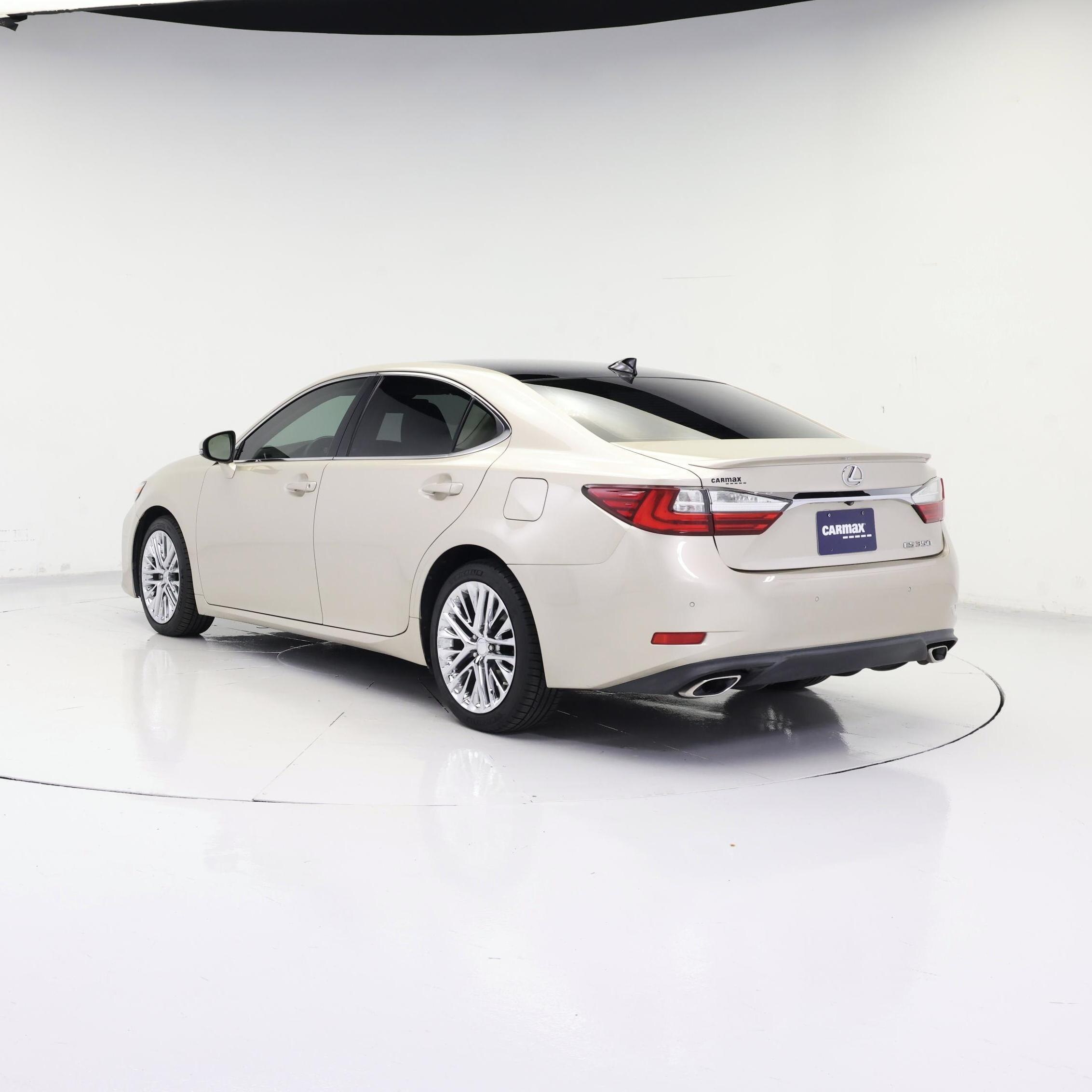 Thumbnail: 2017 Lexus ES - 2