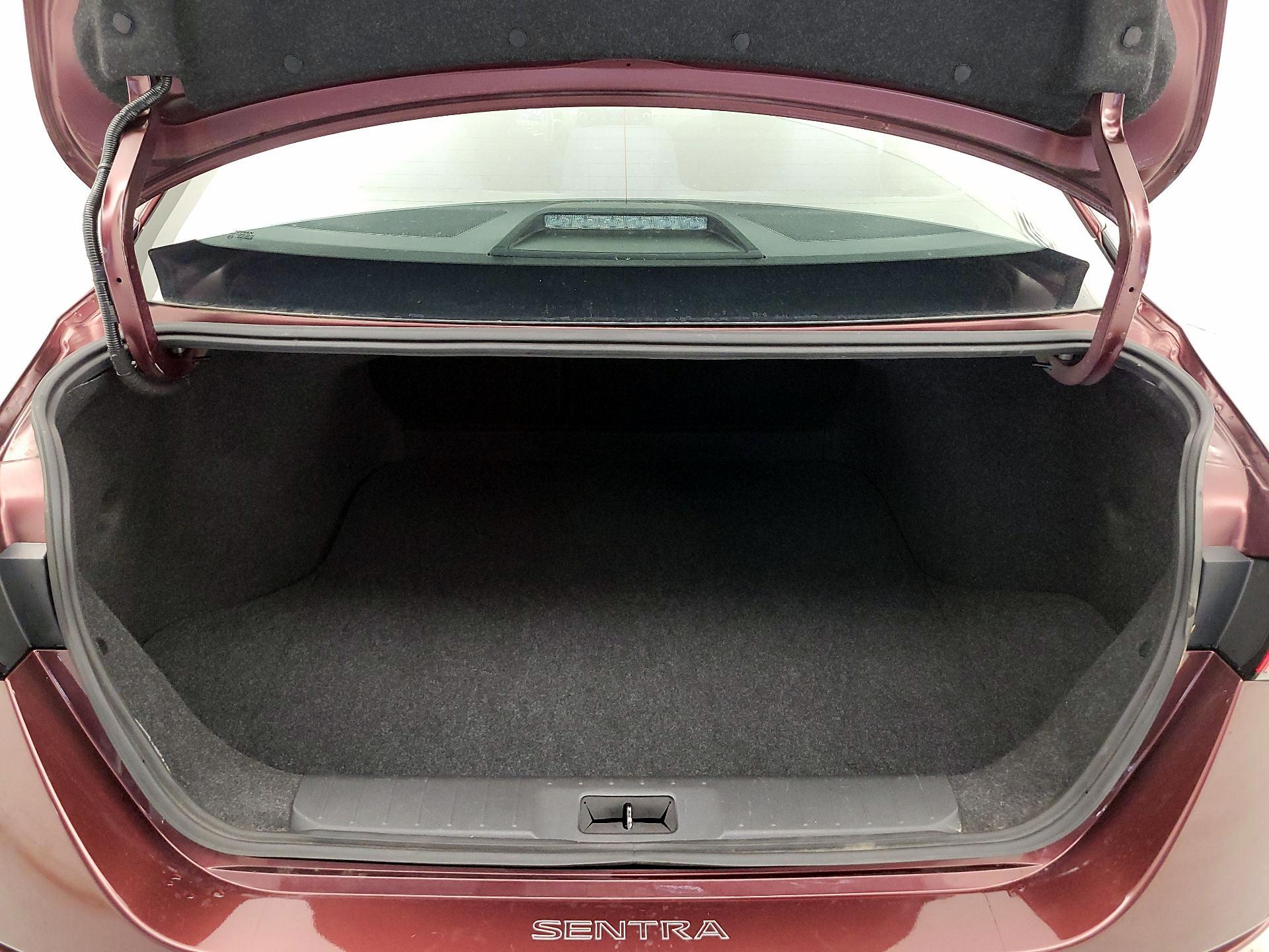 Thumbnail: 2020 Nissan Sentra - 20