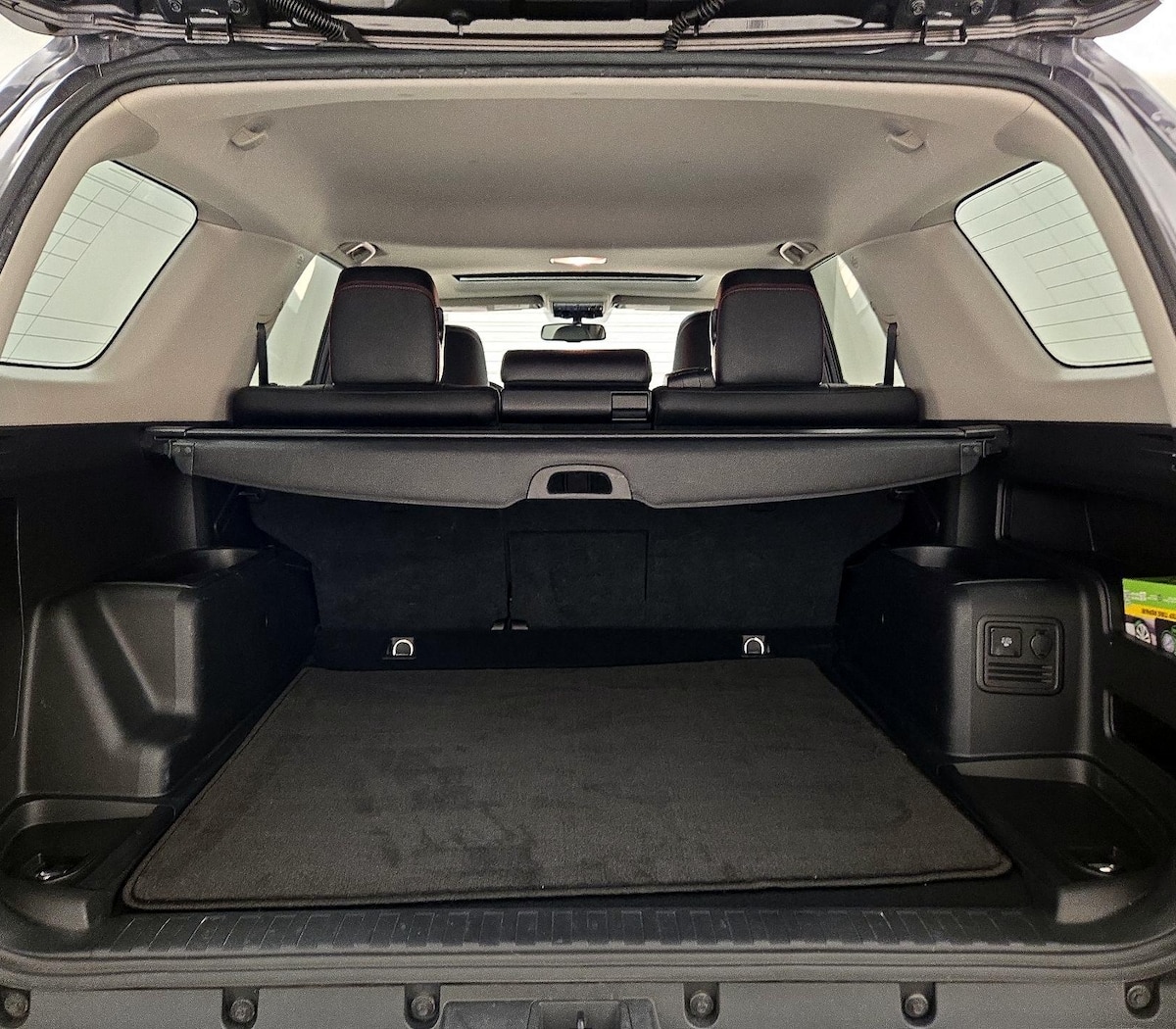 Trunk/Cargo (Seats Up)