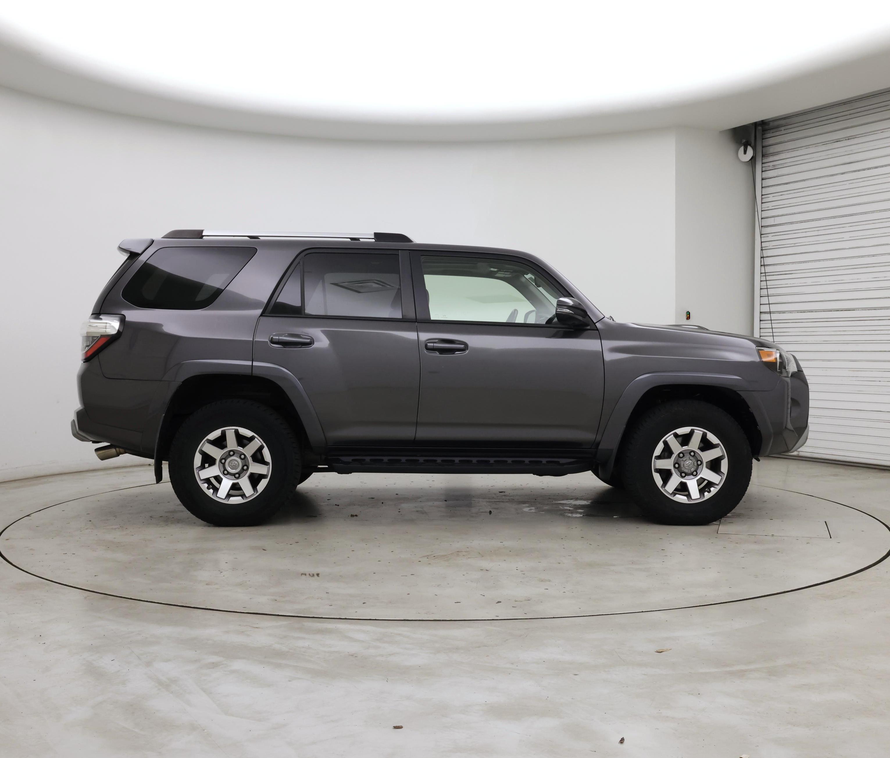 Thumbnail: 2016 Toyota 4Runner - 7