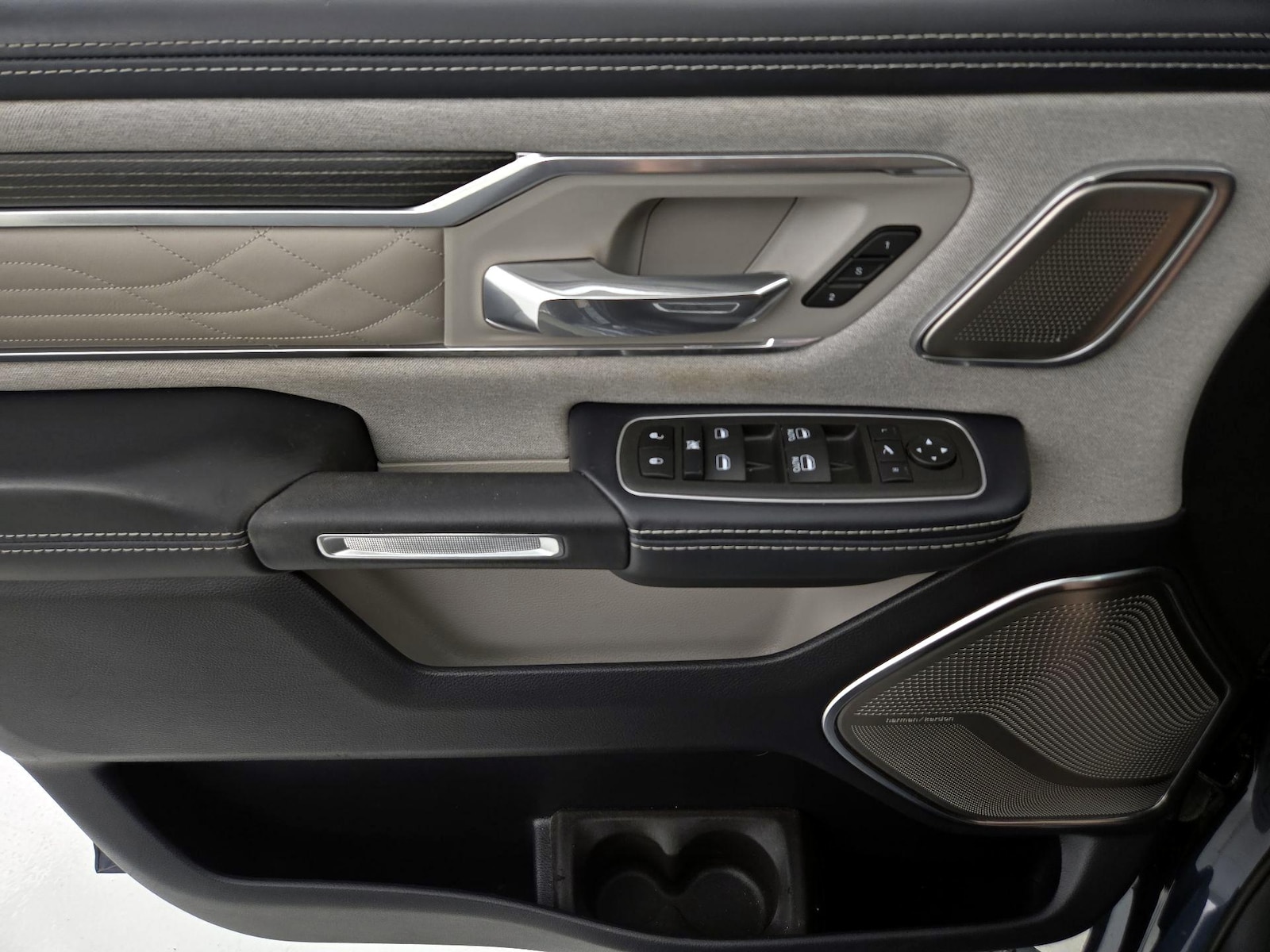 2022 RAM Ram 1500 Pickup Limited - Photo 13