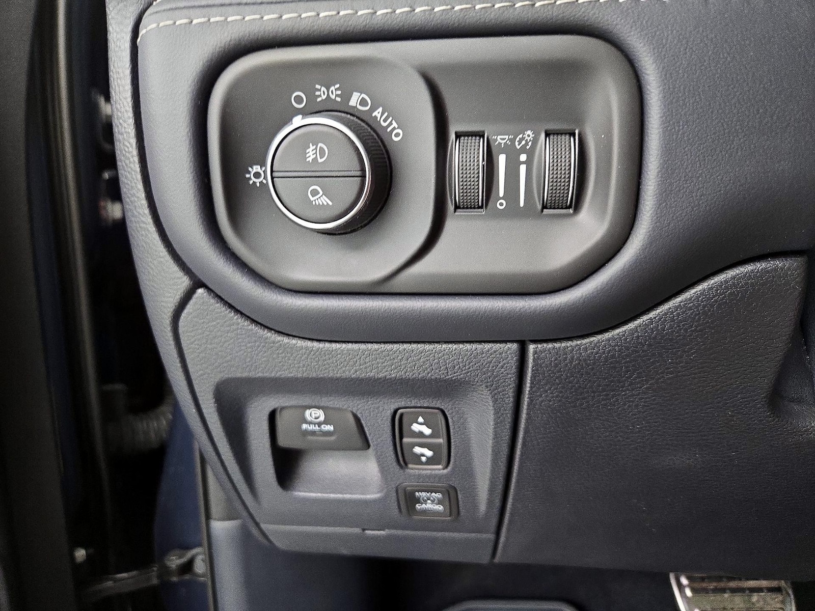 2022 RAM Ram 1500 Pickup Limited - Photo 14