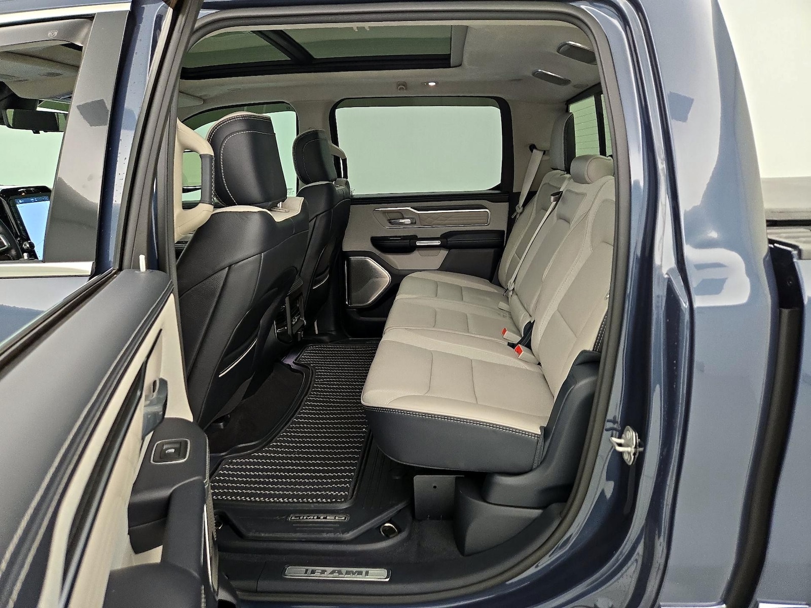 2022 RAM Ram 1500 Pickup Limited - Photo 22