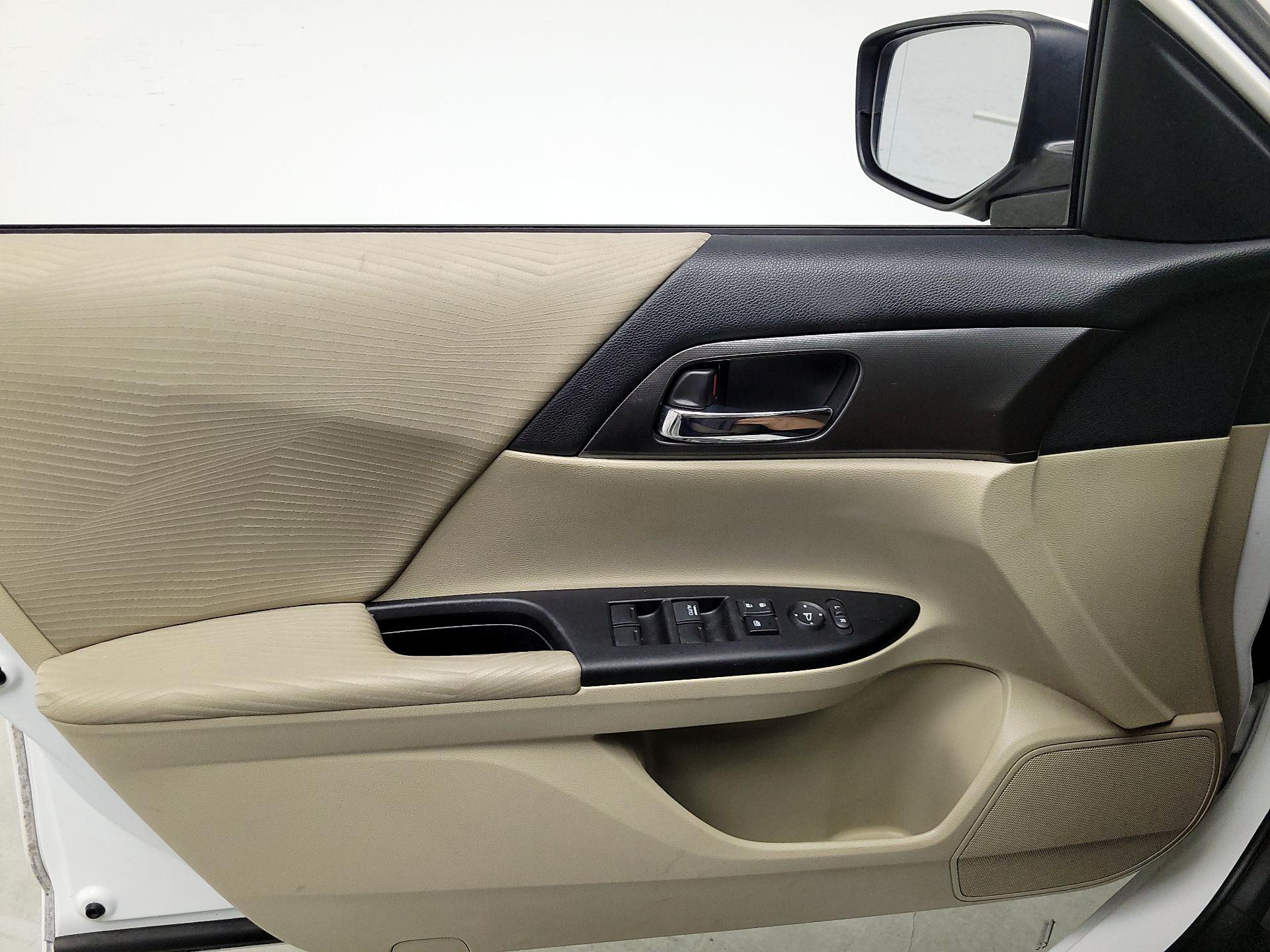 Thumbnail: 2015 Honda Accord - 12