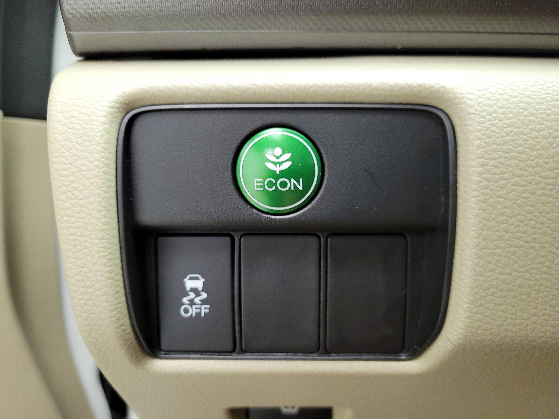 Thumbnail: 2015 Honda Accord - 13