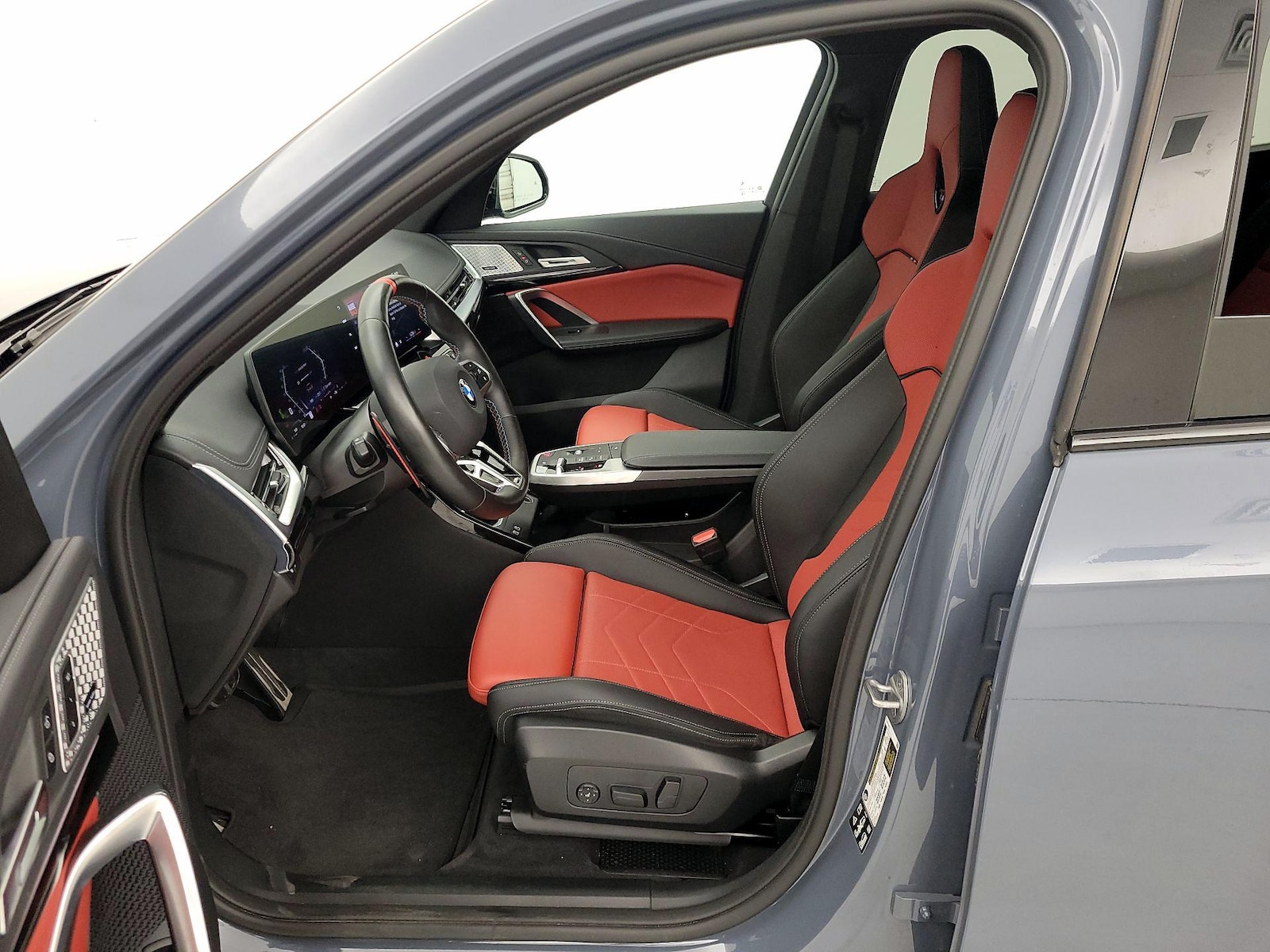 2025 BMW X1 M35i - Photo 12