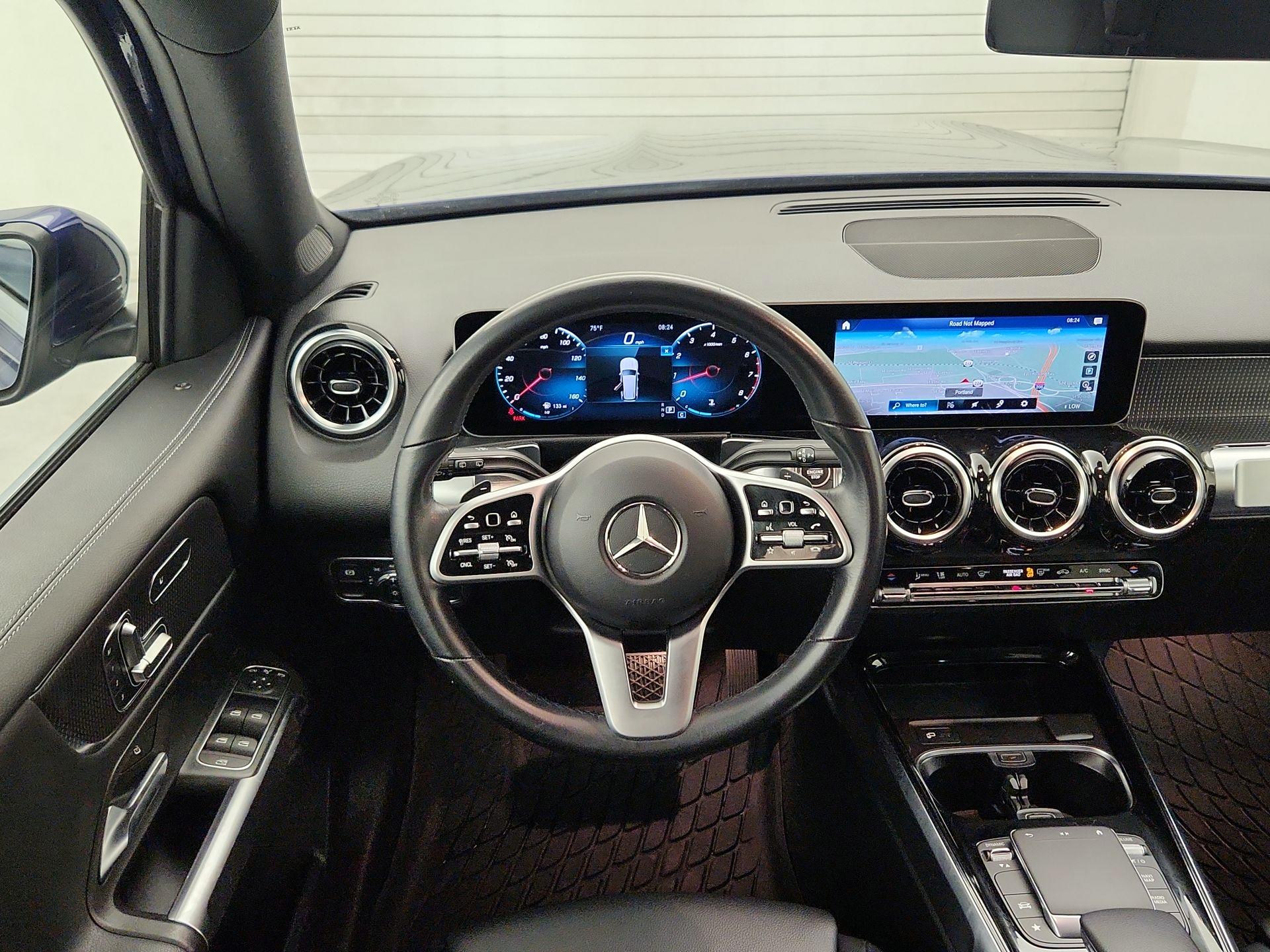 Thumbnail: 2021 Mercedes-Benz GLB - 10