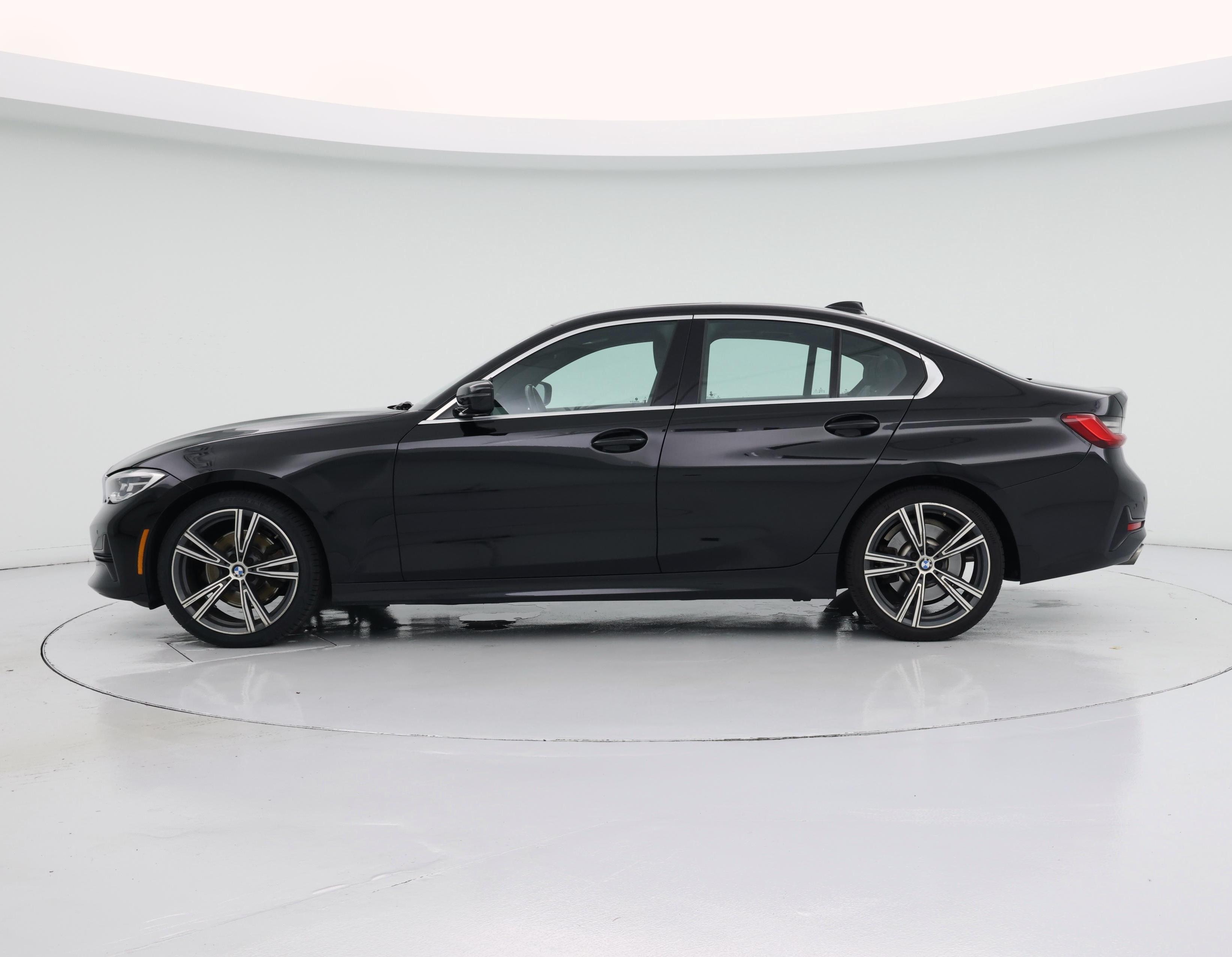 Thumbnail: 2021 BMW 3 Series - 3