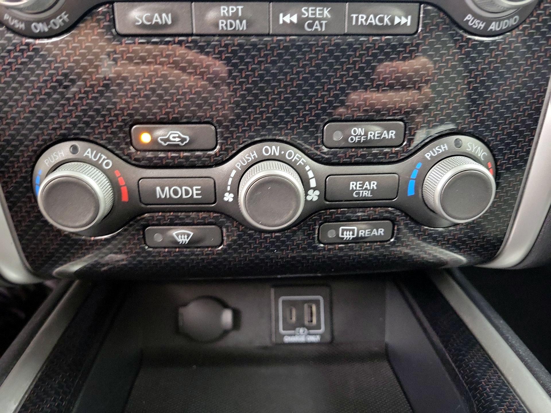 Thumbnail: 2019 Nissan Pathfinder - 17