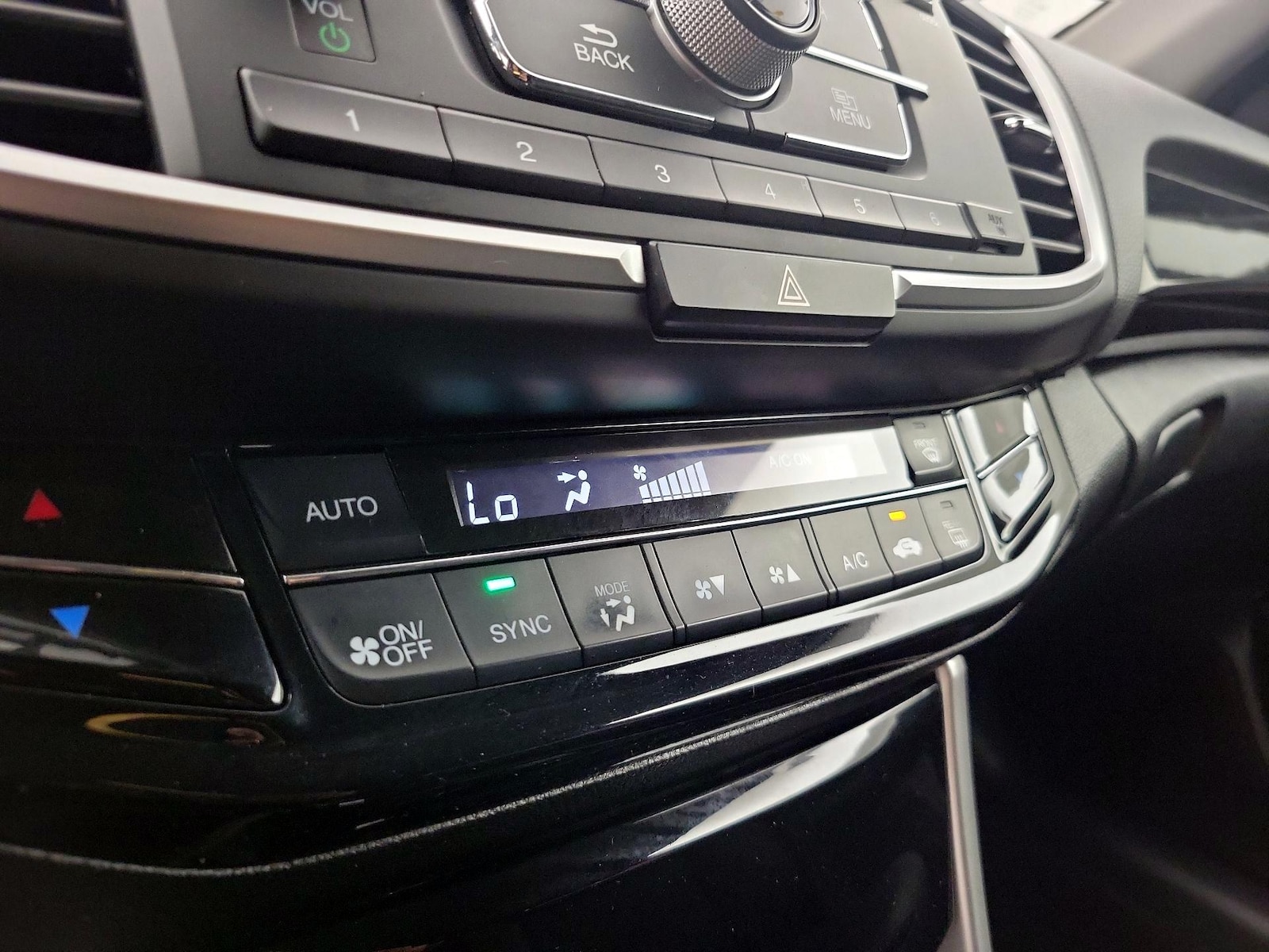 2016 Honda Accord LX - Photo 17