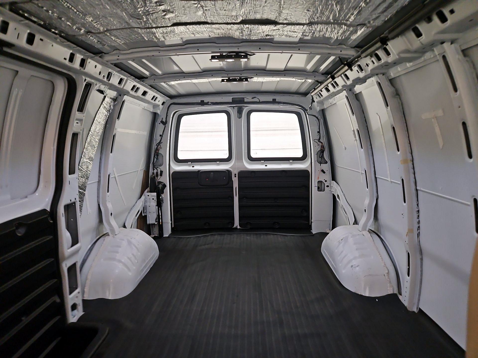 Thumbnail: 2015 Chevrolet Express - 18