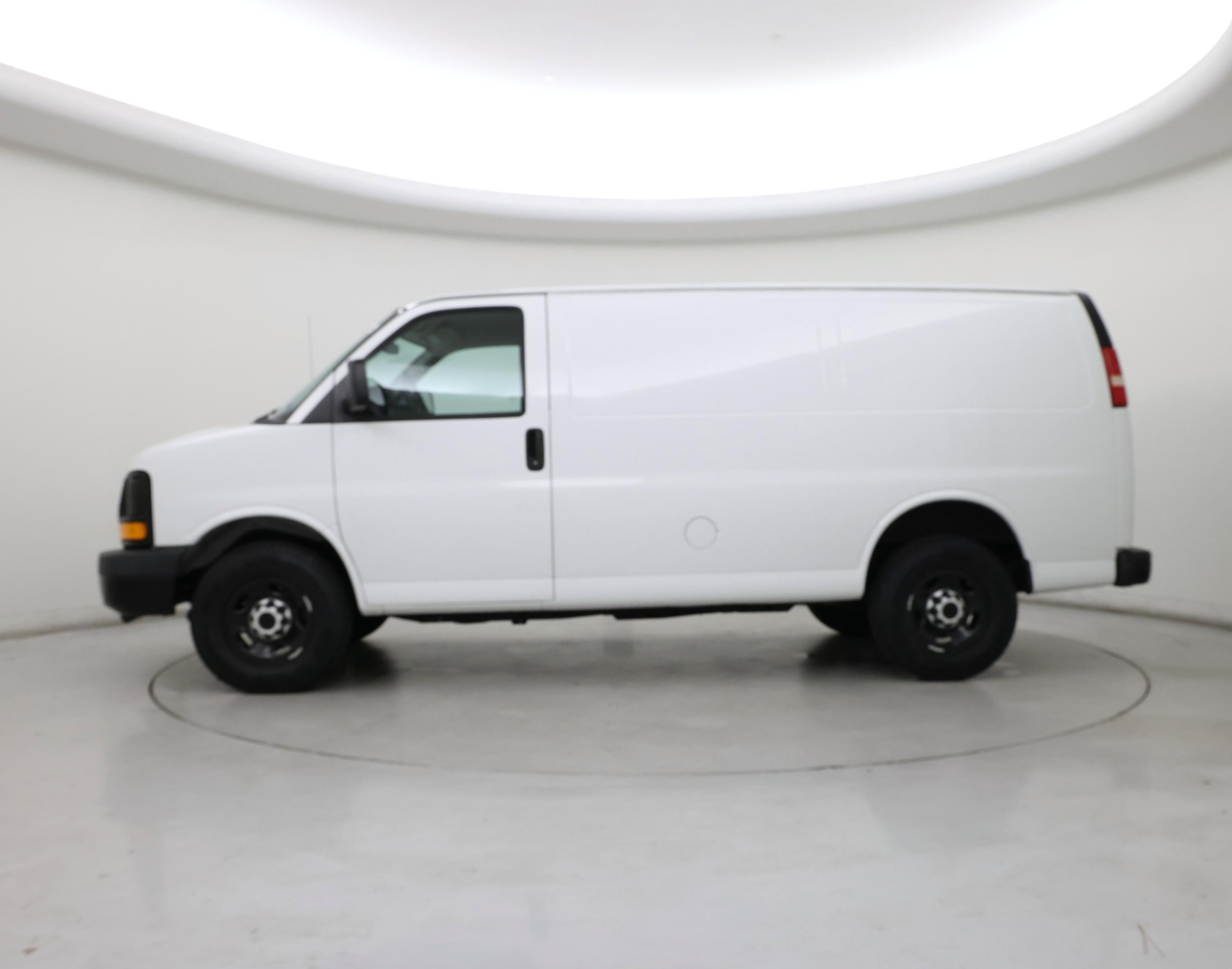 Thumbnail: 2015 Chevrolet Express - 3