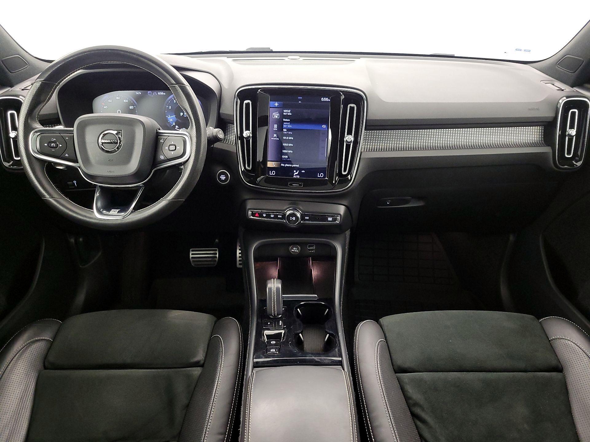 Thumbnail: 2020 Volvo XC40 - 9