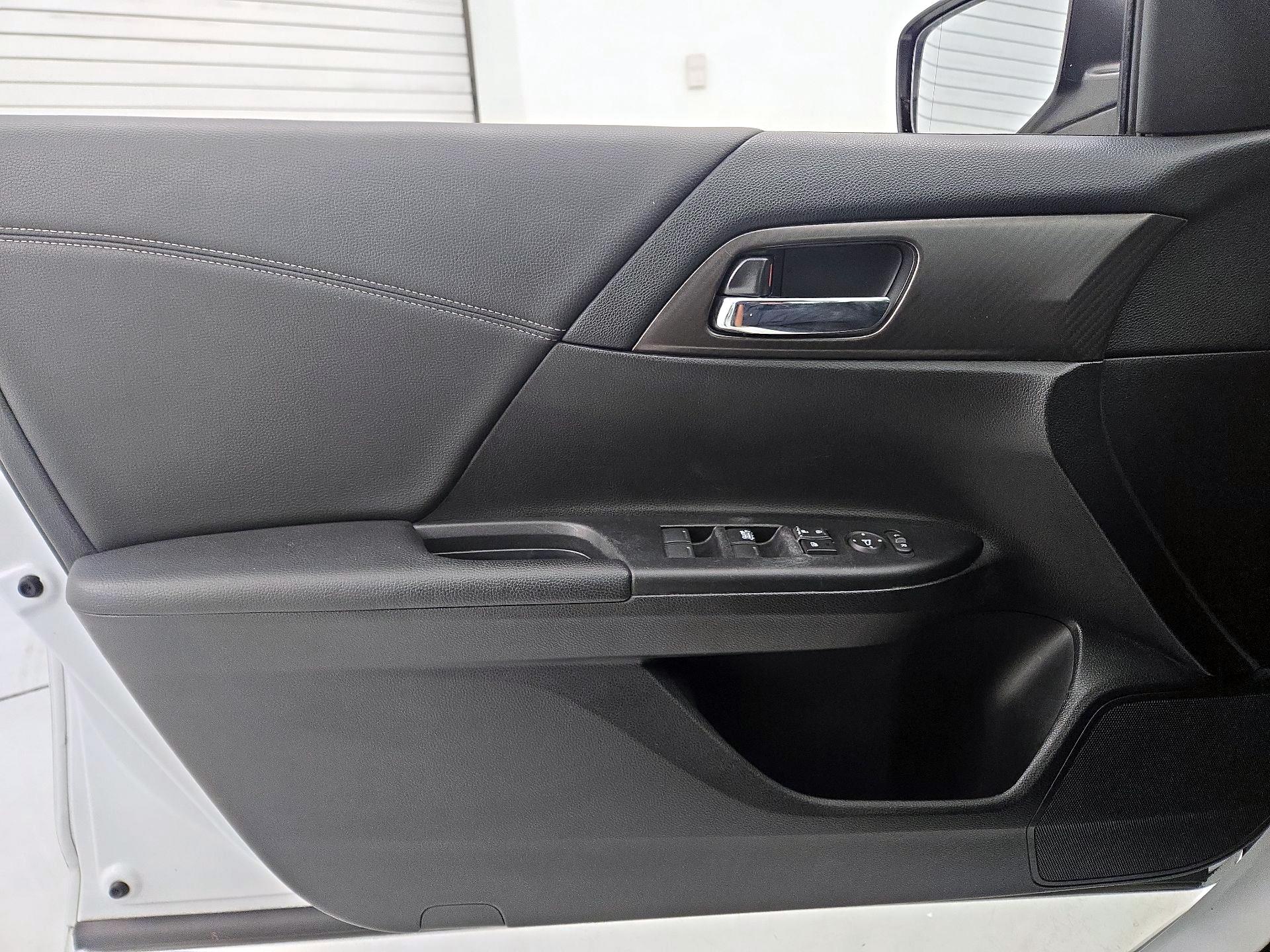 Thumbnail: 2016 Honda Accord - 12