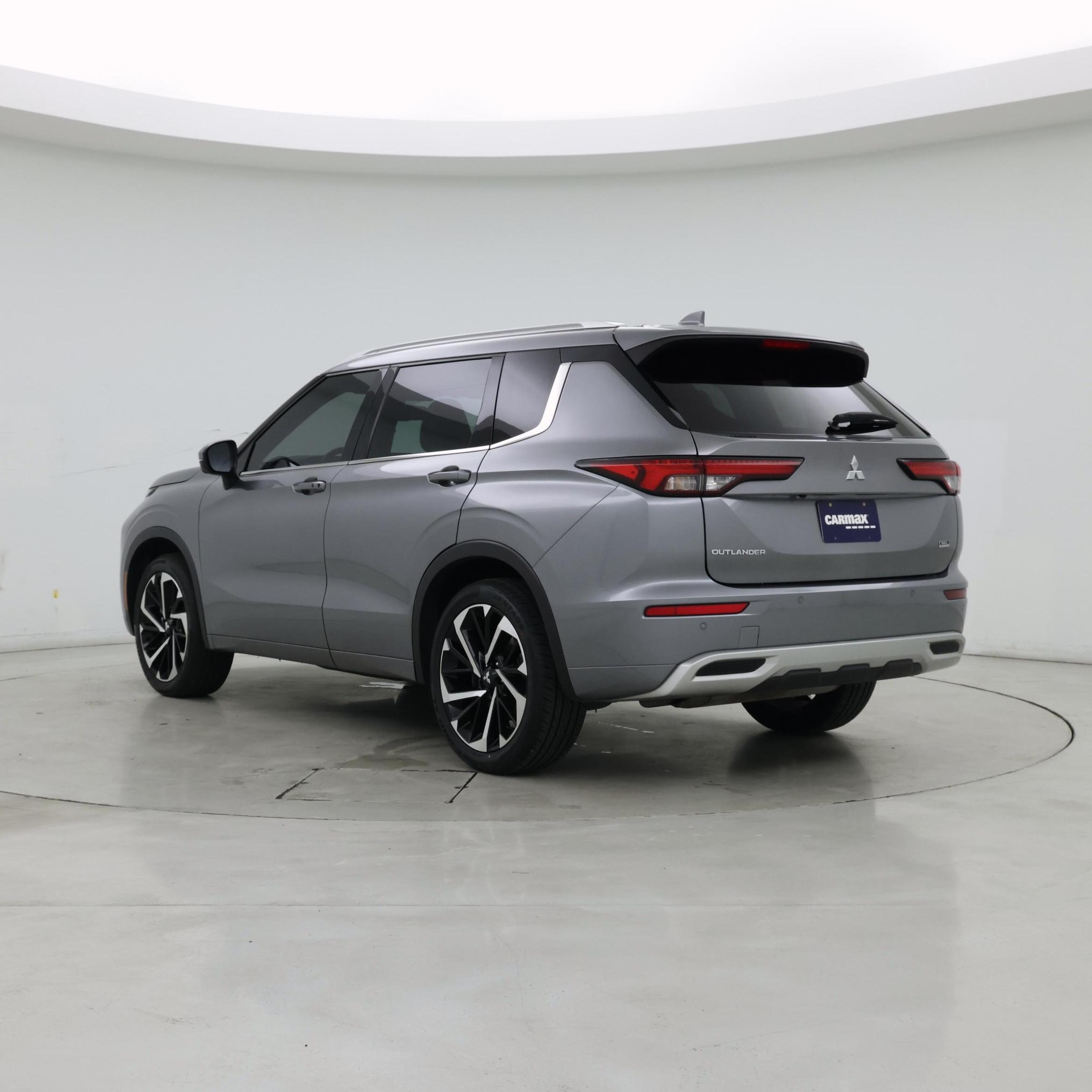 Thumbnail: 2022 Mitsubishi Outlander - 2