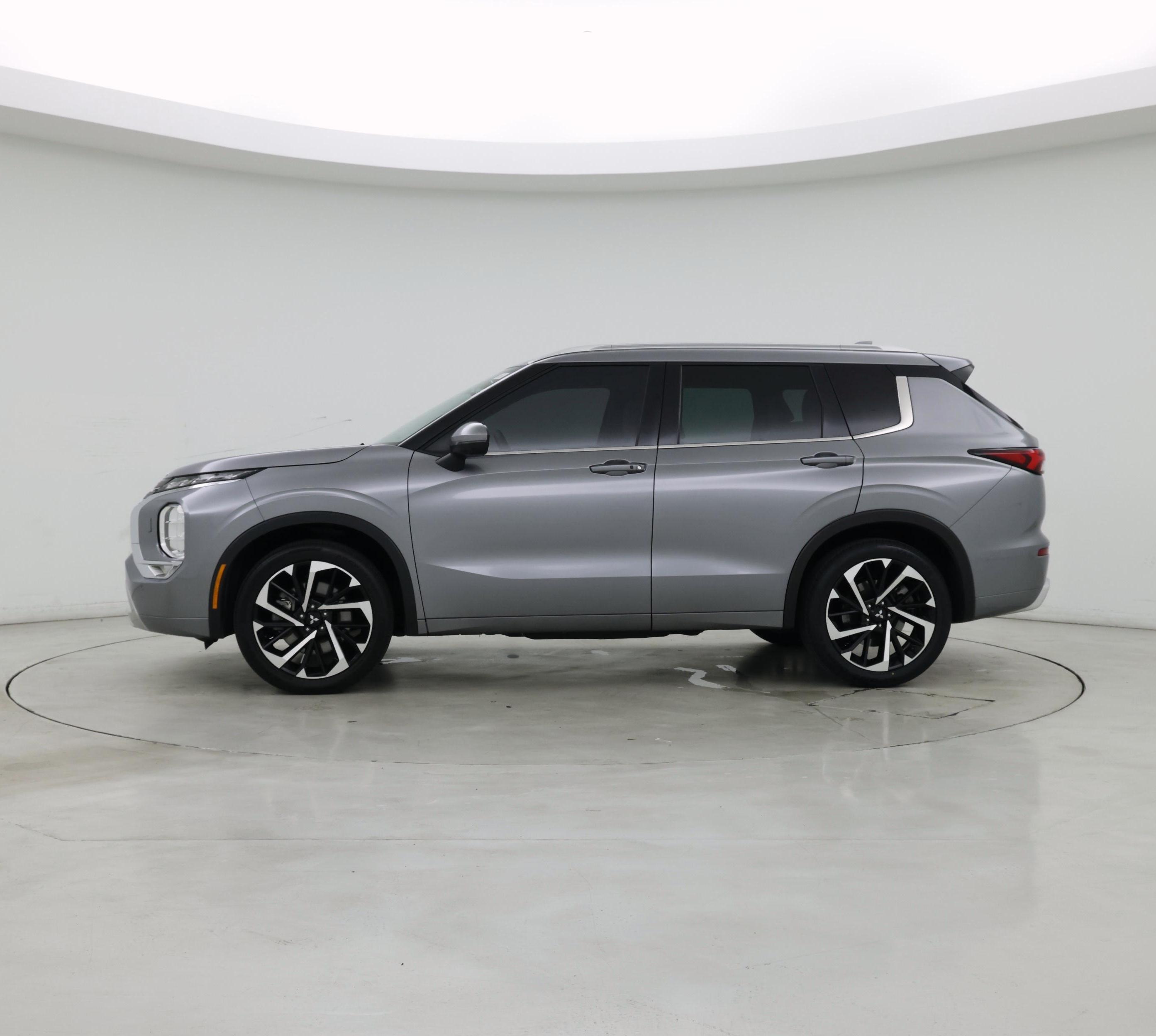 Thumbnail: 2022 Mitsubishi Outlander - 3