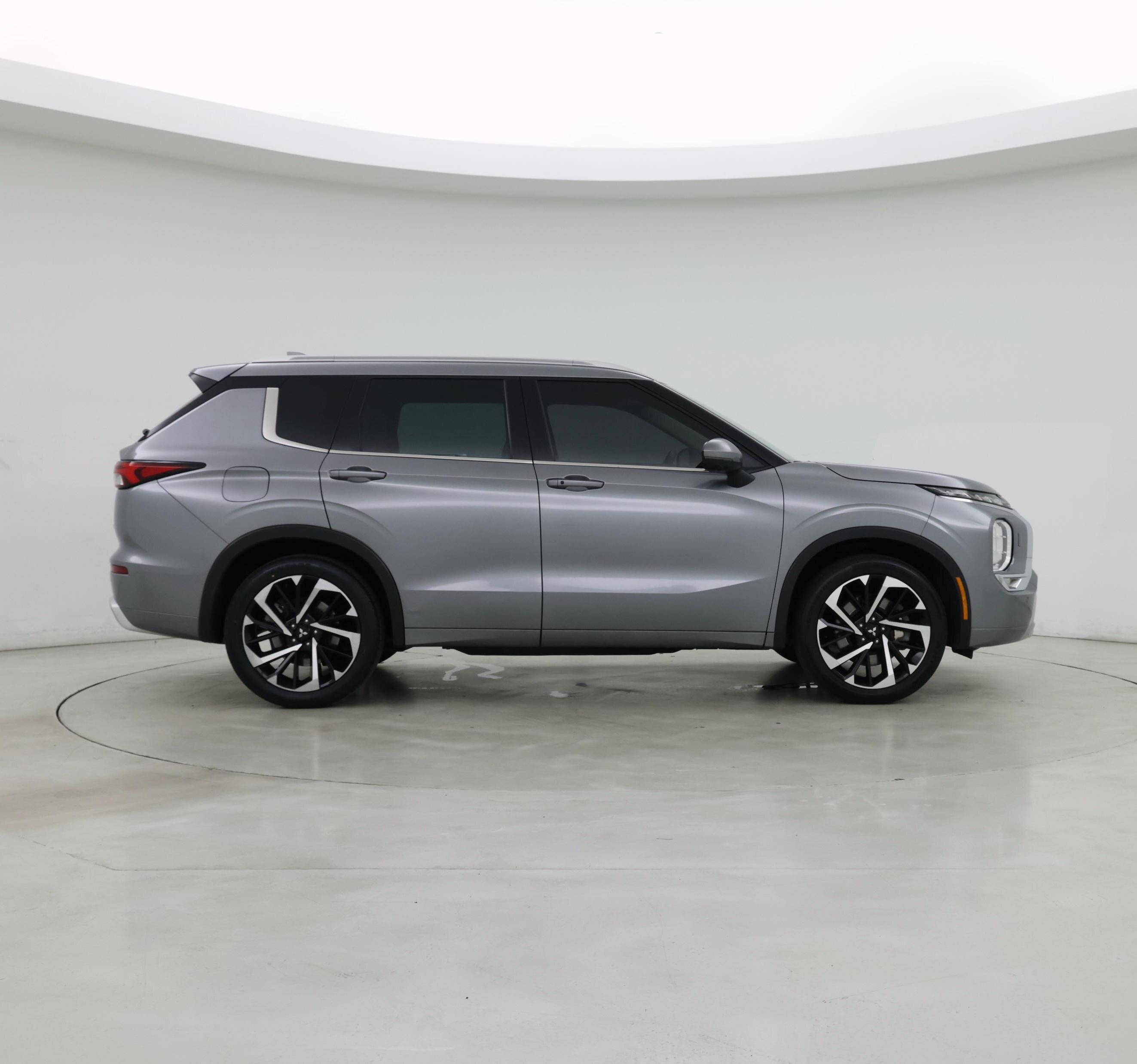 Thumbnail: 2022 Mitsubishi Outlander - 7