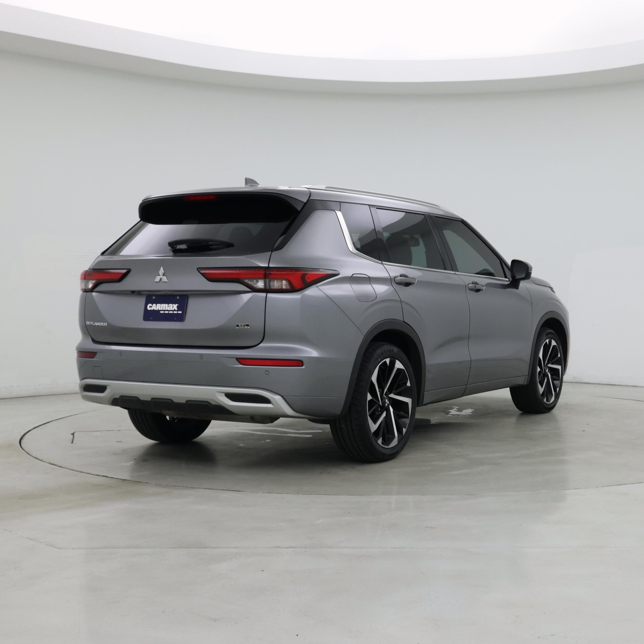 Thumbnail: 2022 Mitsubishi Outlander - 8