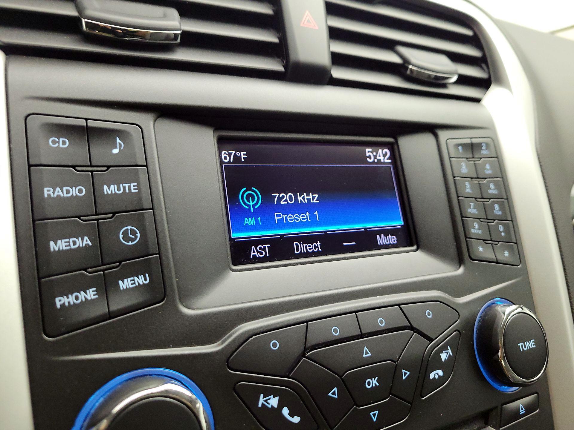 Thumbnail: 2016 Ford Fusion - 13