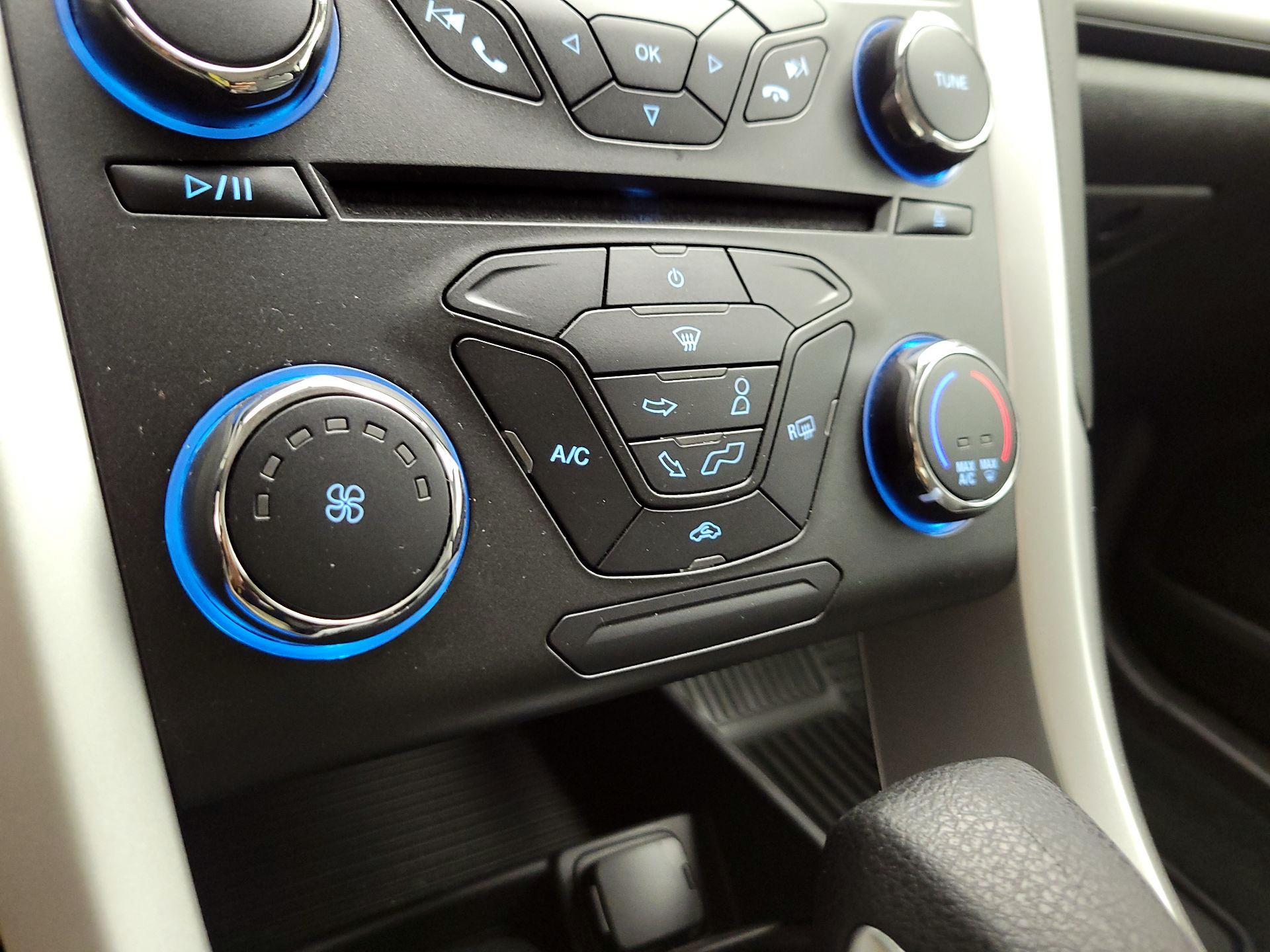Thumbnail: 2016 Ford Fusion - 14