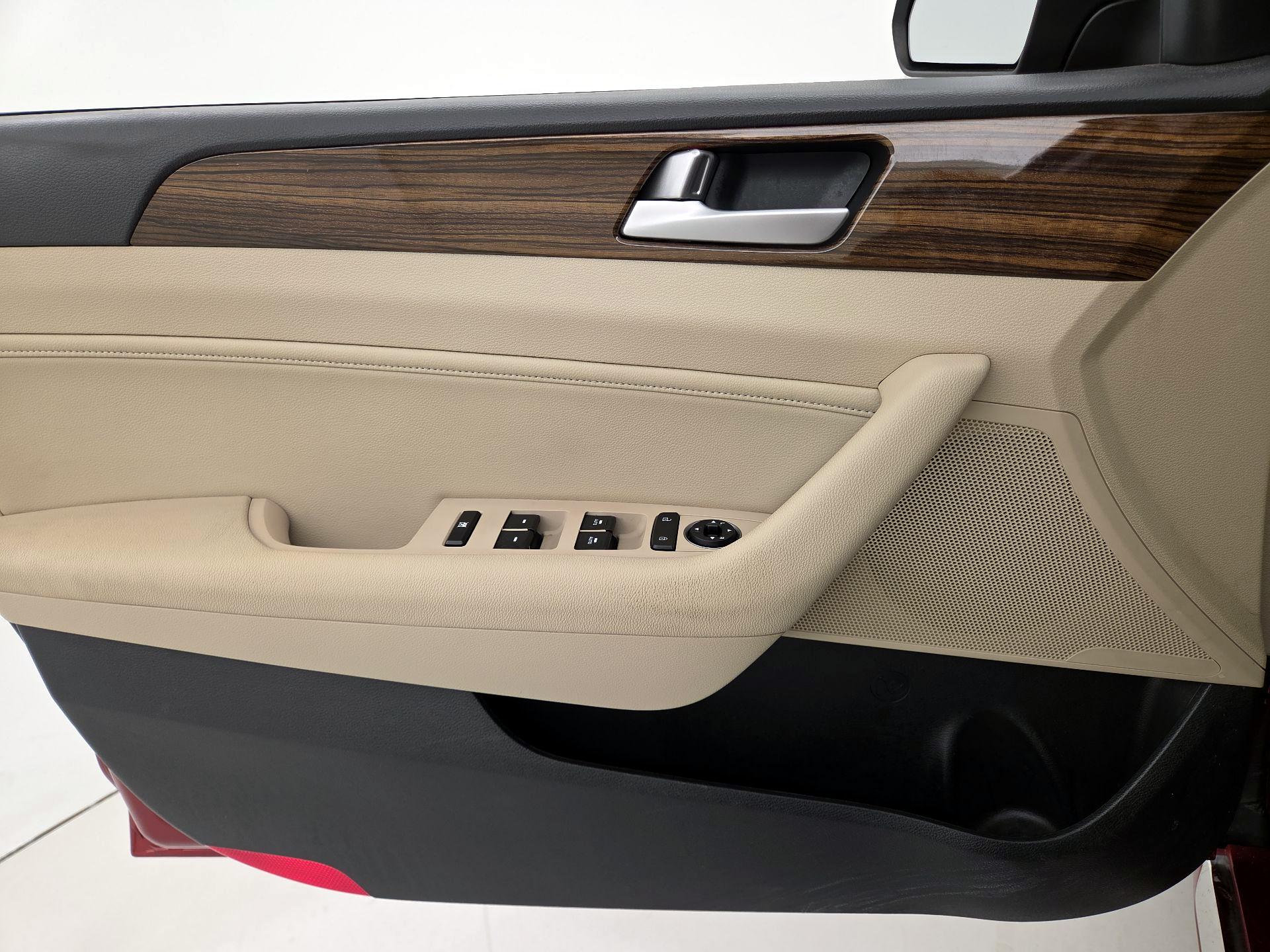 Thumbnail: 2016 Hyundai Sonata - 12
