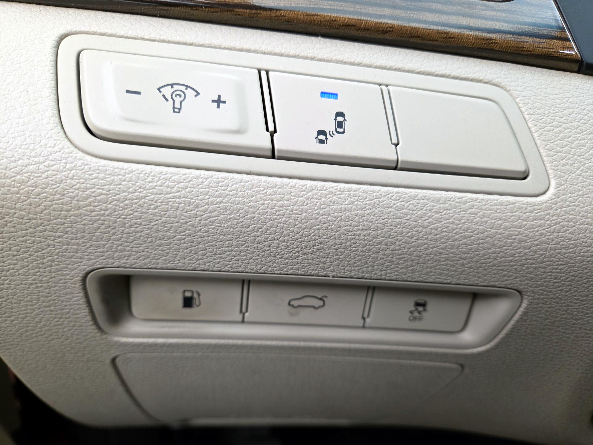 Thumbnail: 2016 Hyundai Sonata - 13
