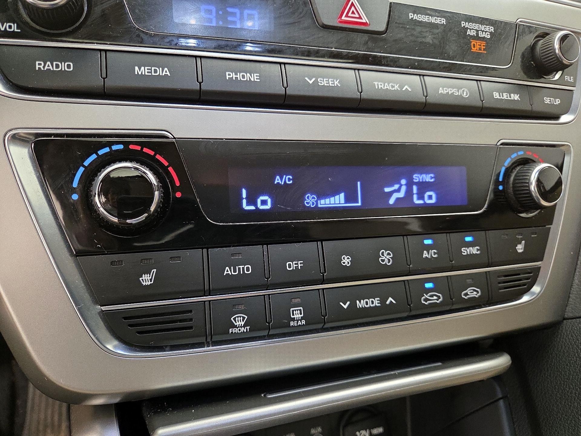 Thumbnail: 2016 Hyundai Sonata - 16