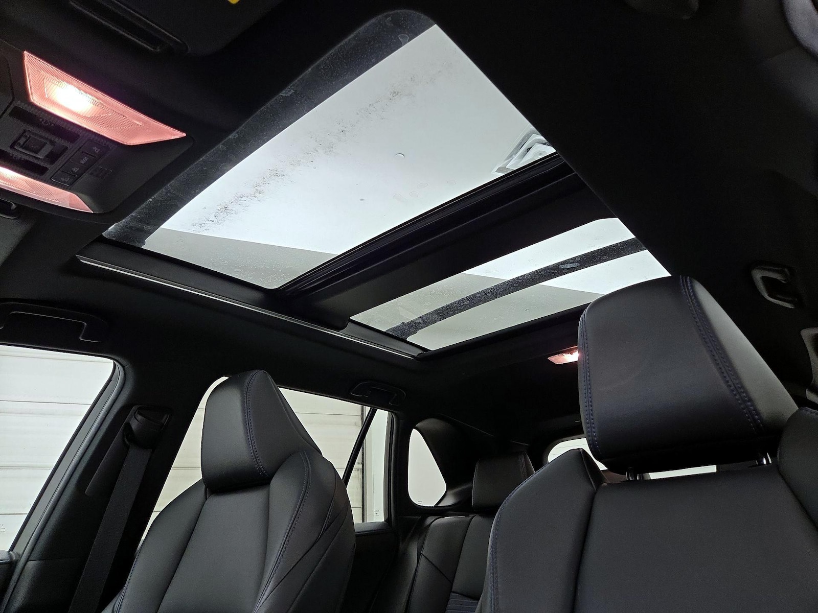 2021 Toyota RAV4 XSE - Photo 21